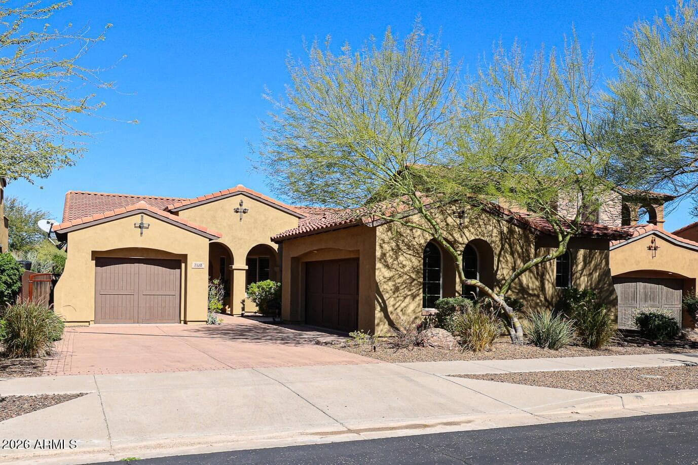 2320 E Allen St — photo 1