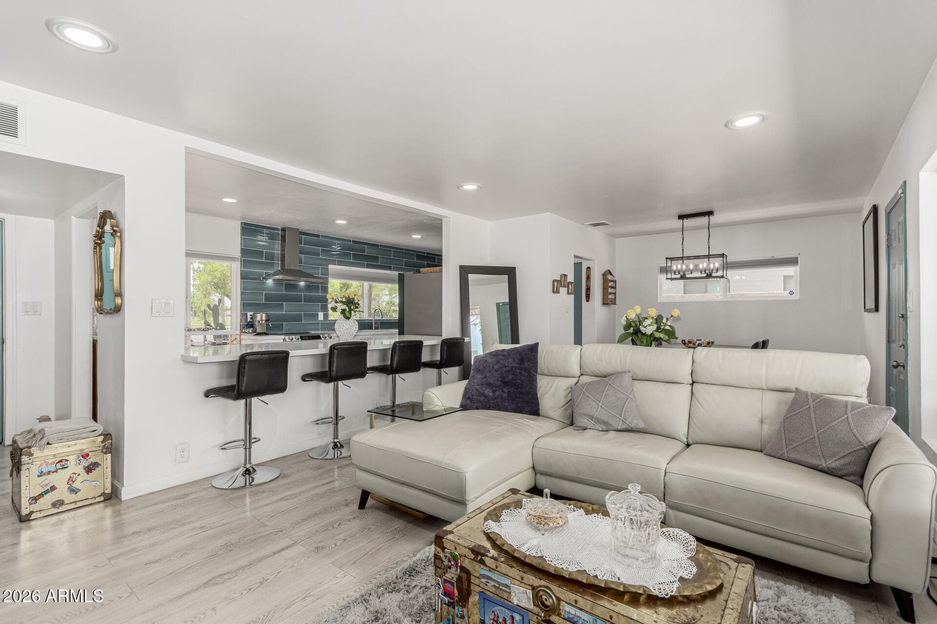 1814 W Thomas Rd — photo 2