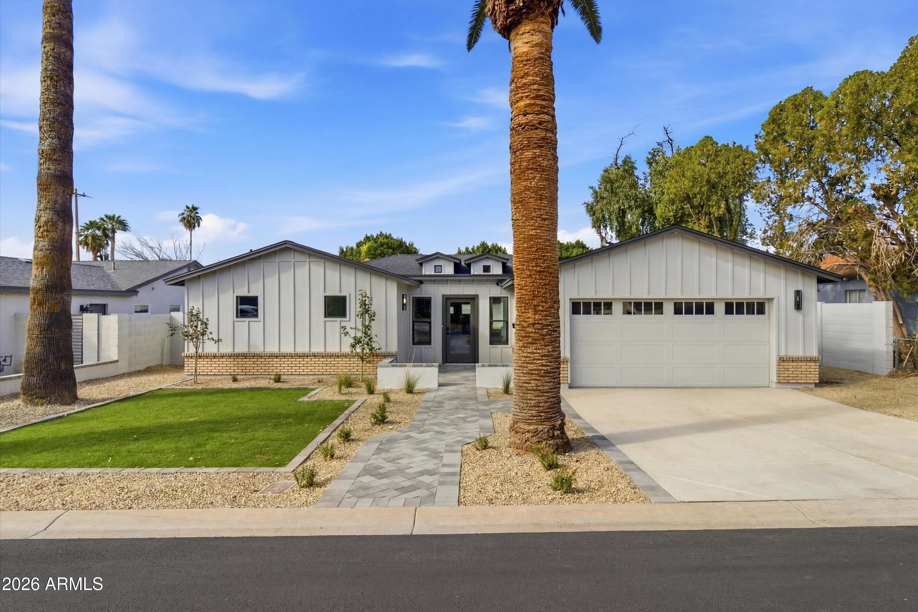 6830 N 10th Pl — photo 2