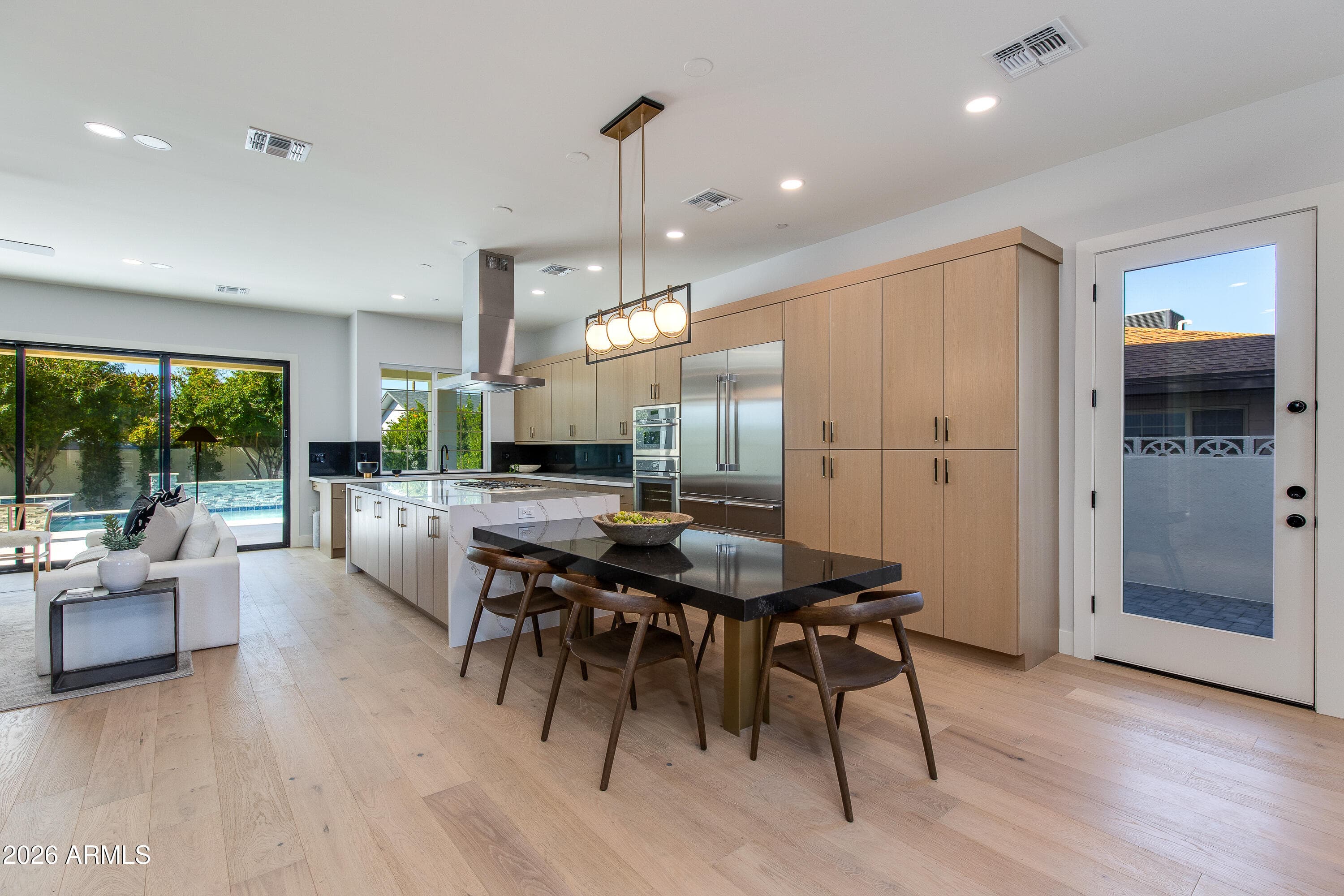 3834 N 34th St — photo 2