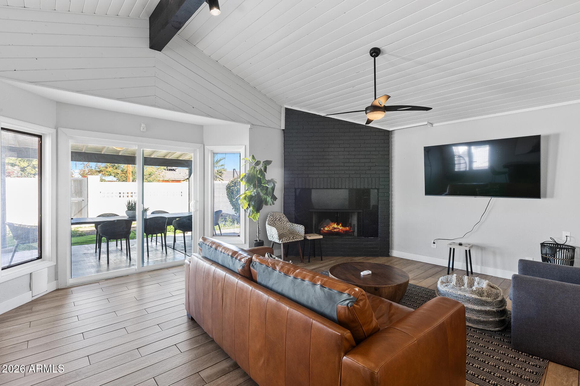 726 W 19th St — photo 2