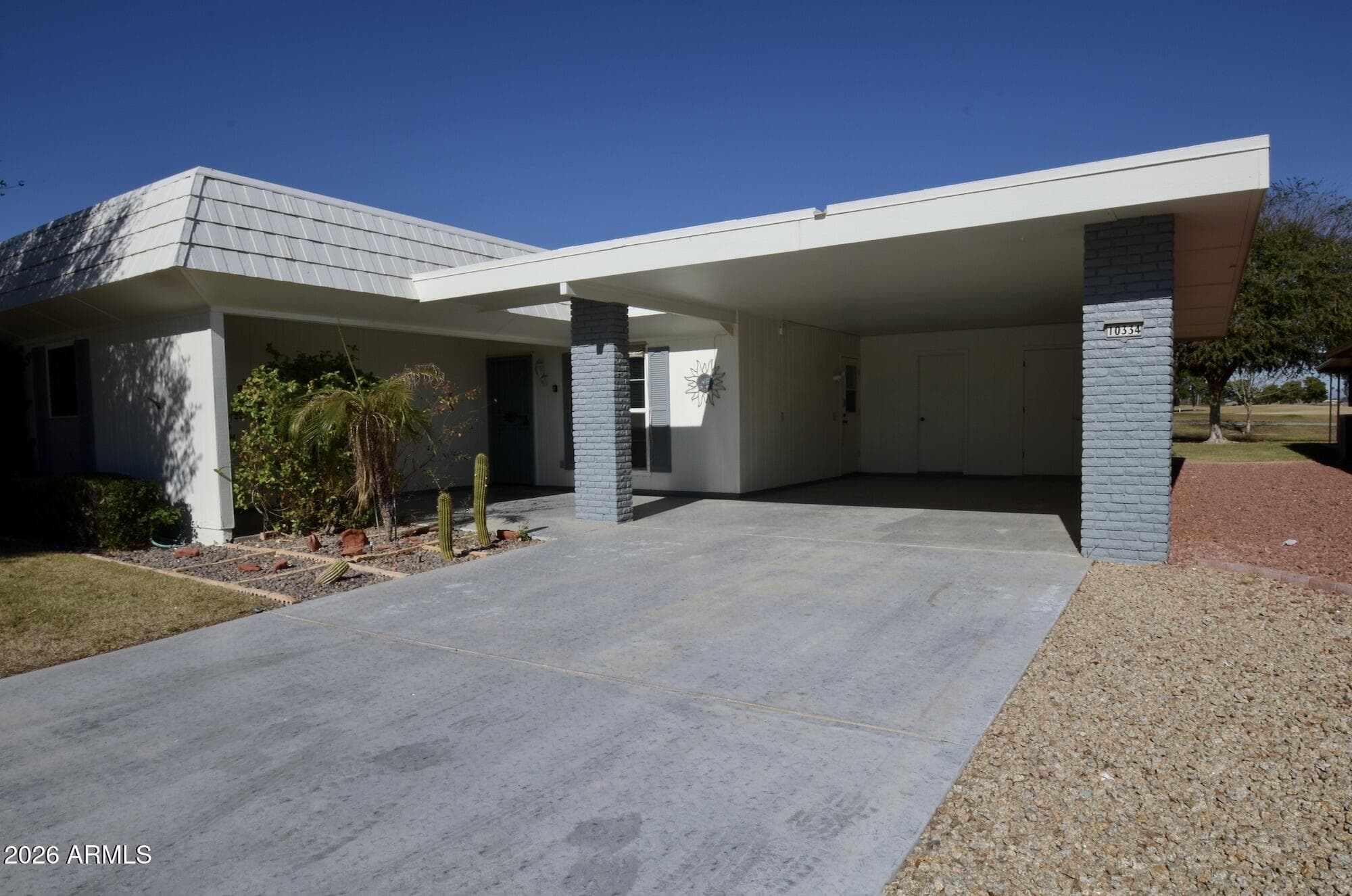 10334 W Highwood Ln — photo 1