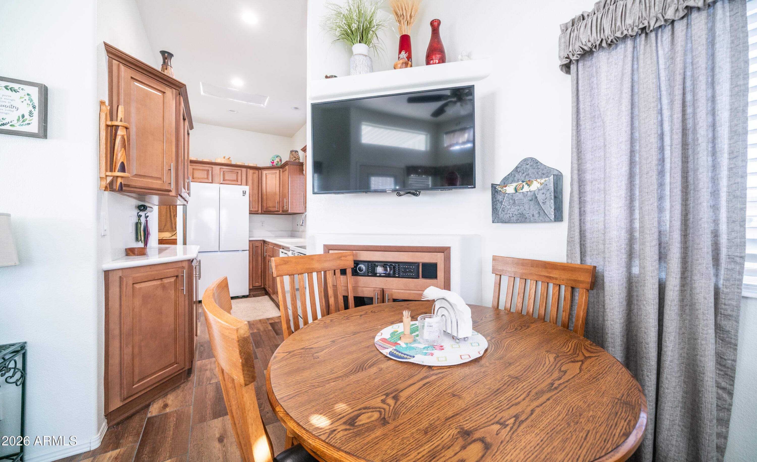 362 Felspar Dr — photo 2