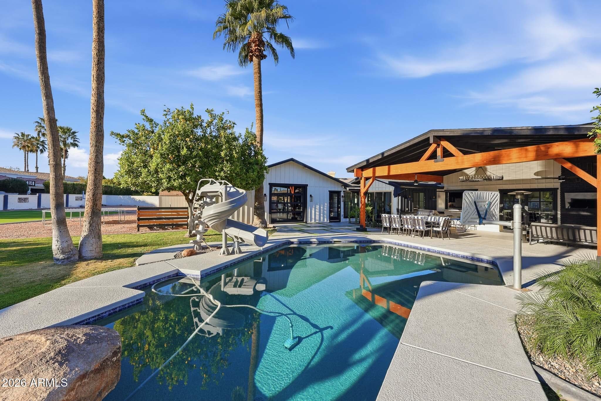 9026 N 67th St — photo 2