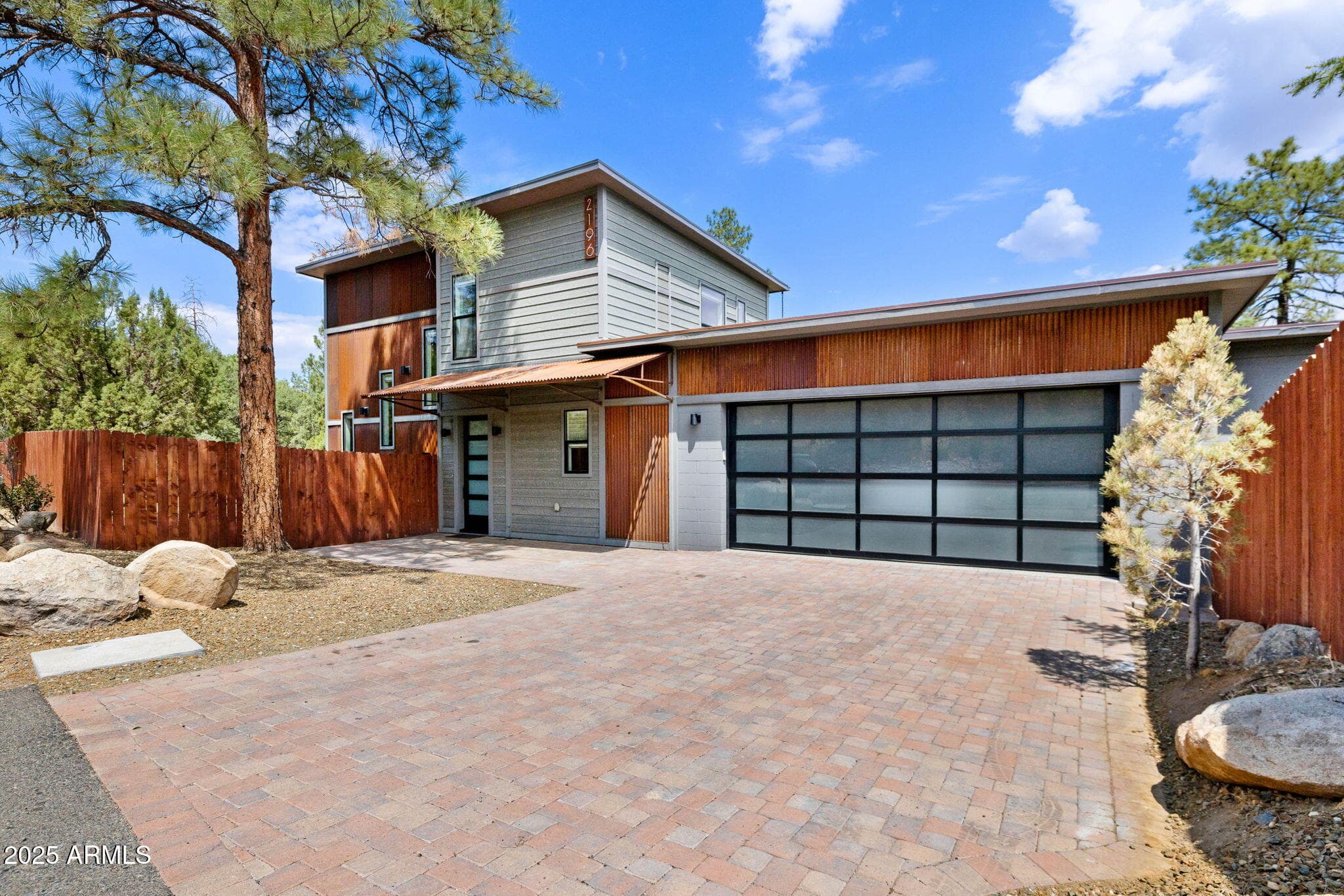 2196 W Thumb Butte Rd — photo 1