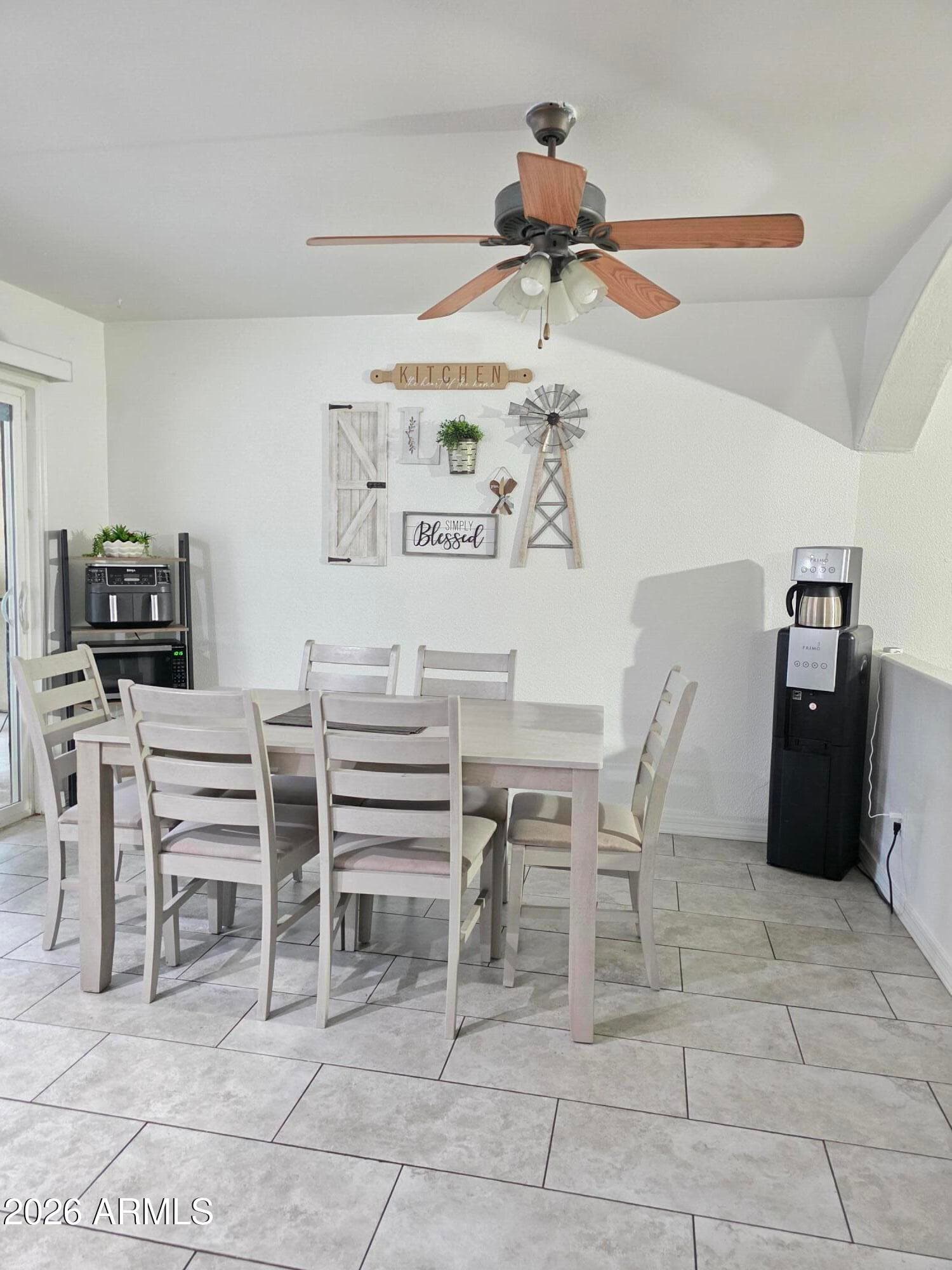 8109 W Montecito Ave — photo 2