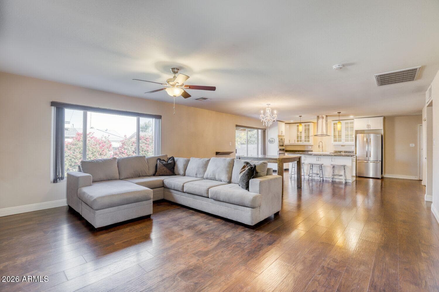 8640 E Wilshire Dr — photo 2