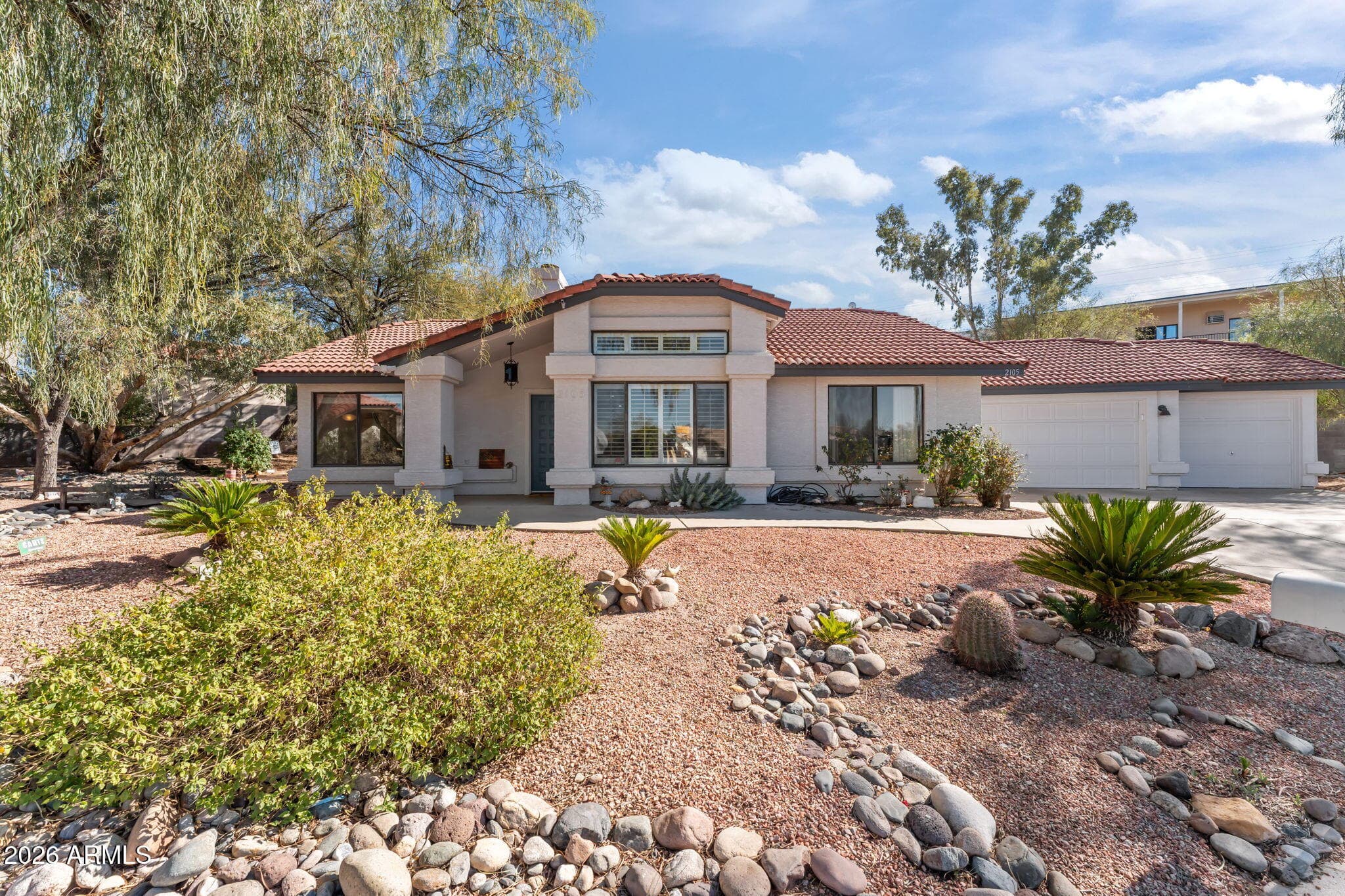 2105 W Terrace Dr — photo 1
