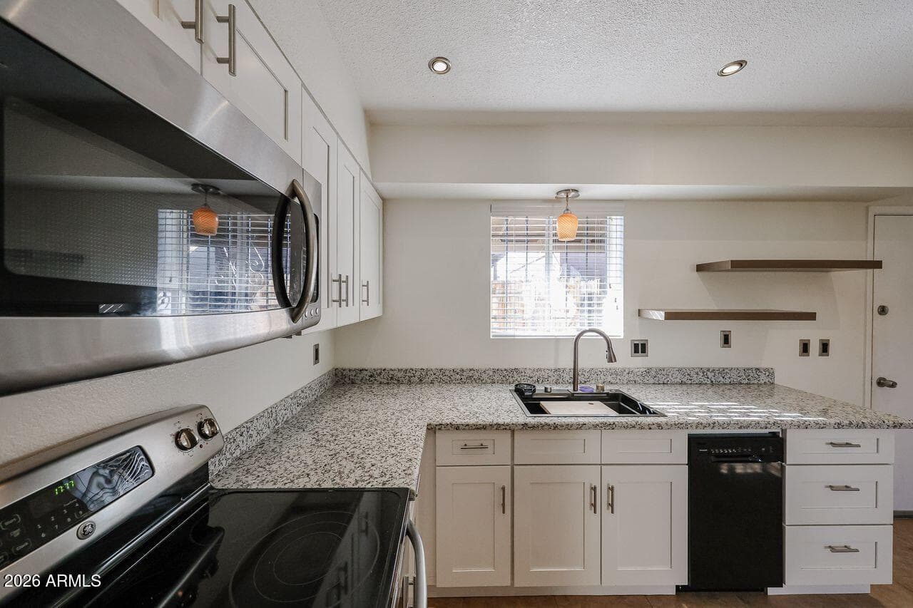3326 W Tangerine W Ln — photo 2