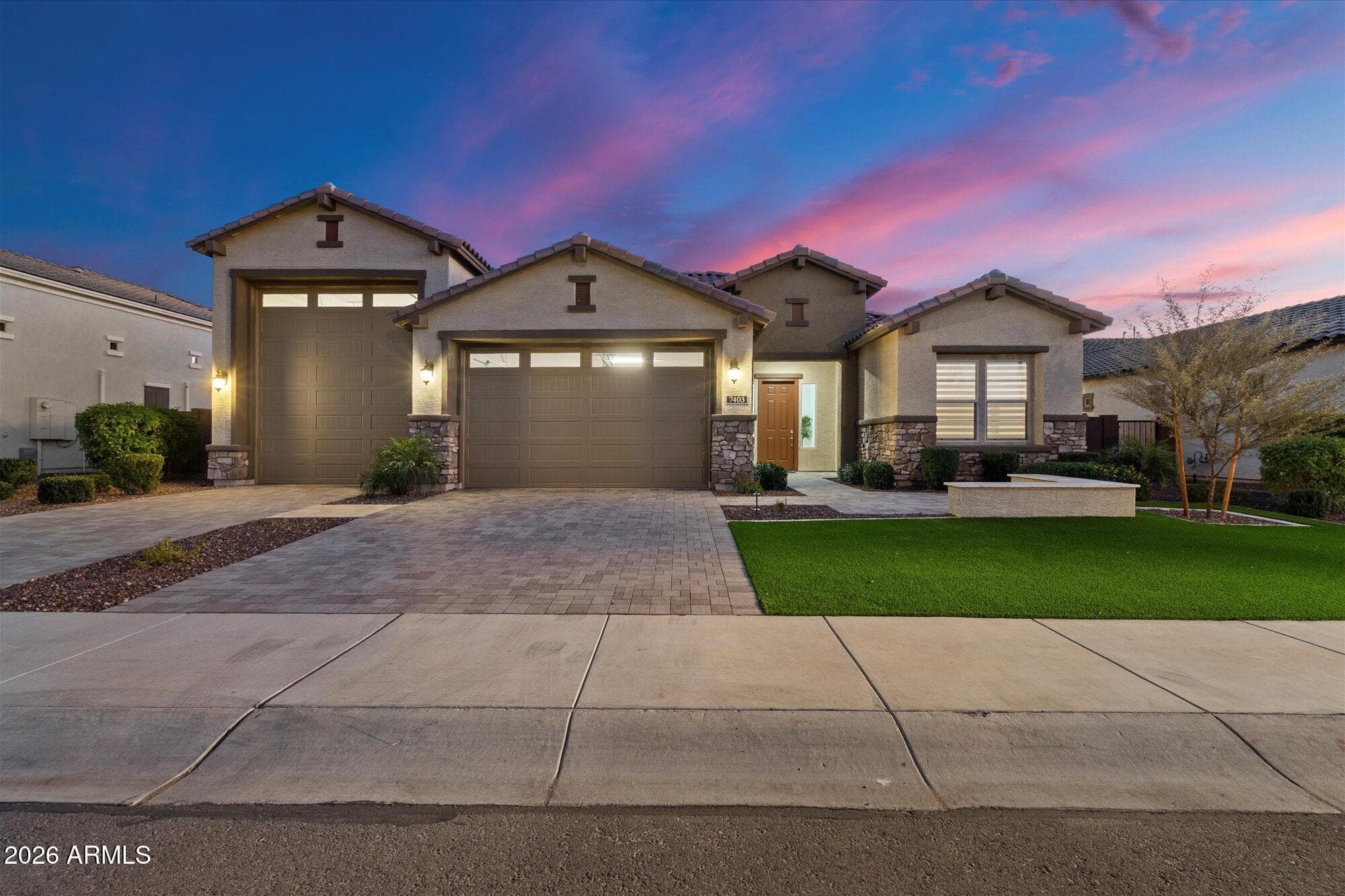 7403 W Lisbon Ln — photo 1