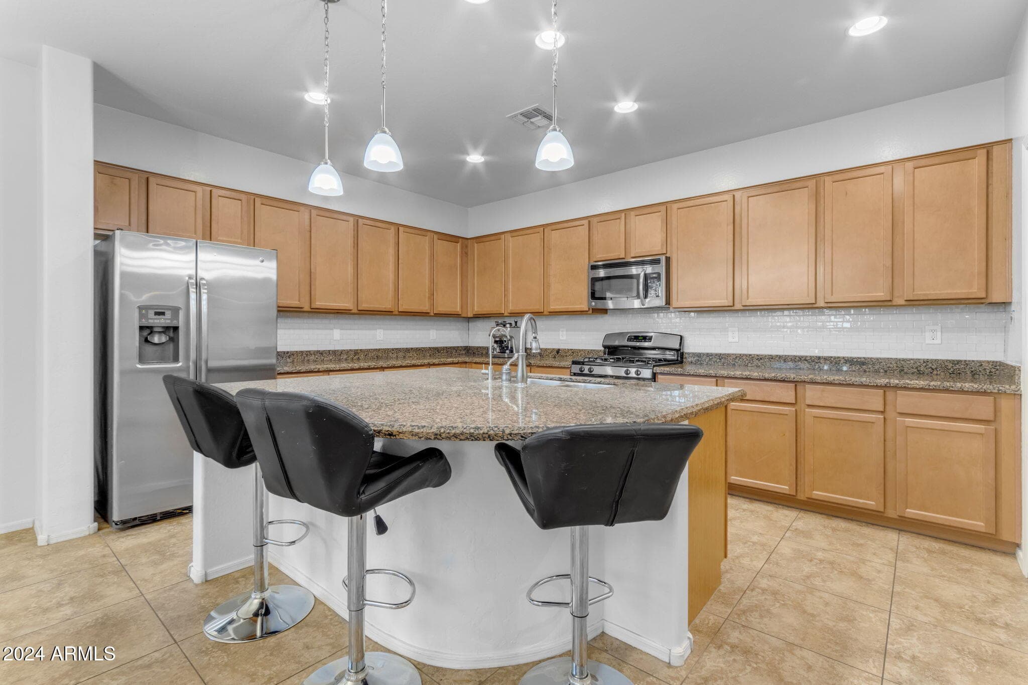 44395 W BAILEY DR - See more photos