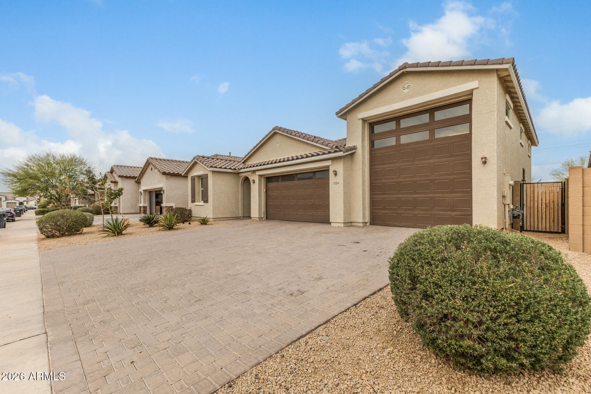 7524 W WARNER ST - Photo 3