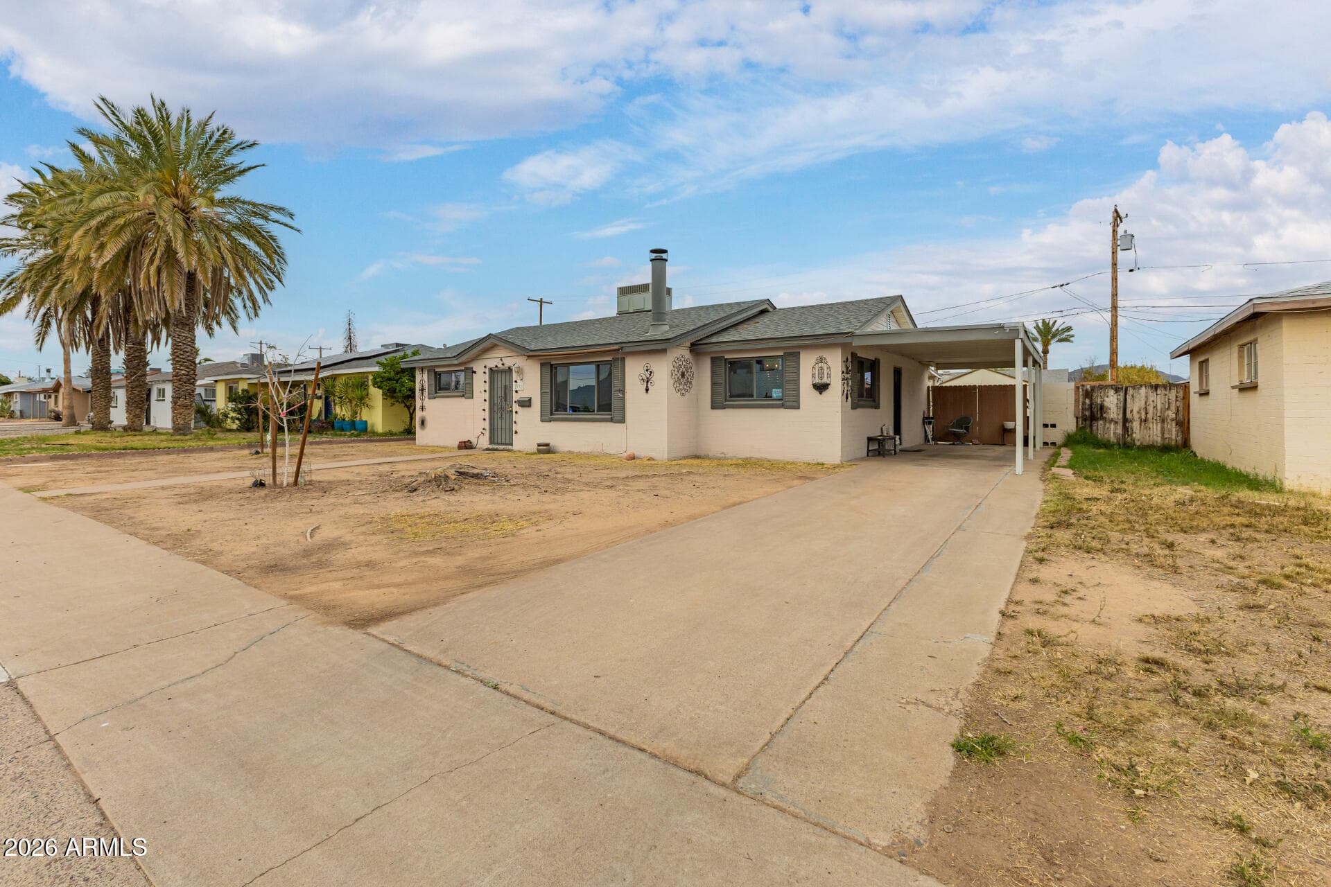 2932 W Townley Ave — photo 2