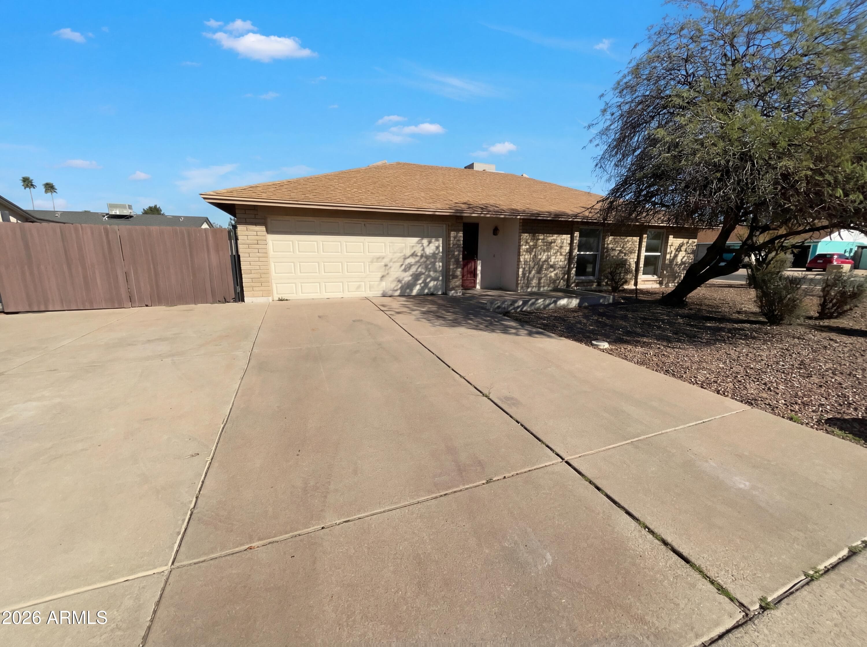 4902 W Windrose Dr — photo 1