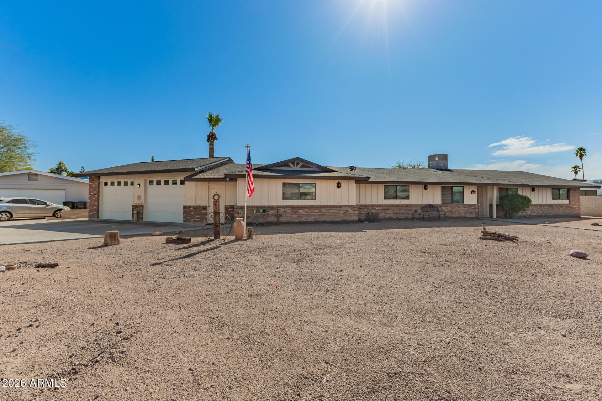 1047 E Fairfield St — photo 1
