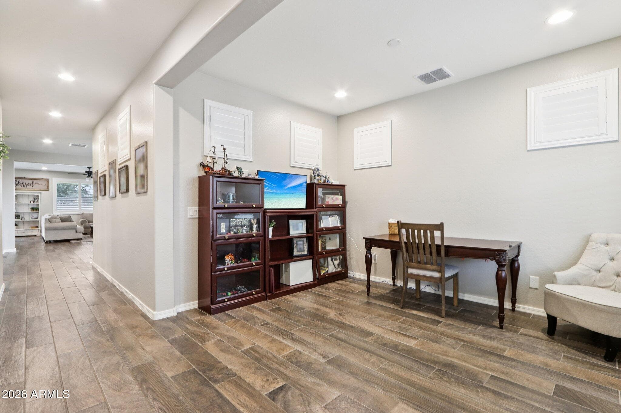 2041 E Wisteria Dr — photo 2