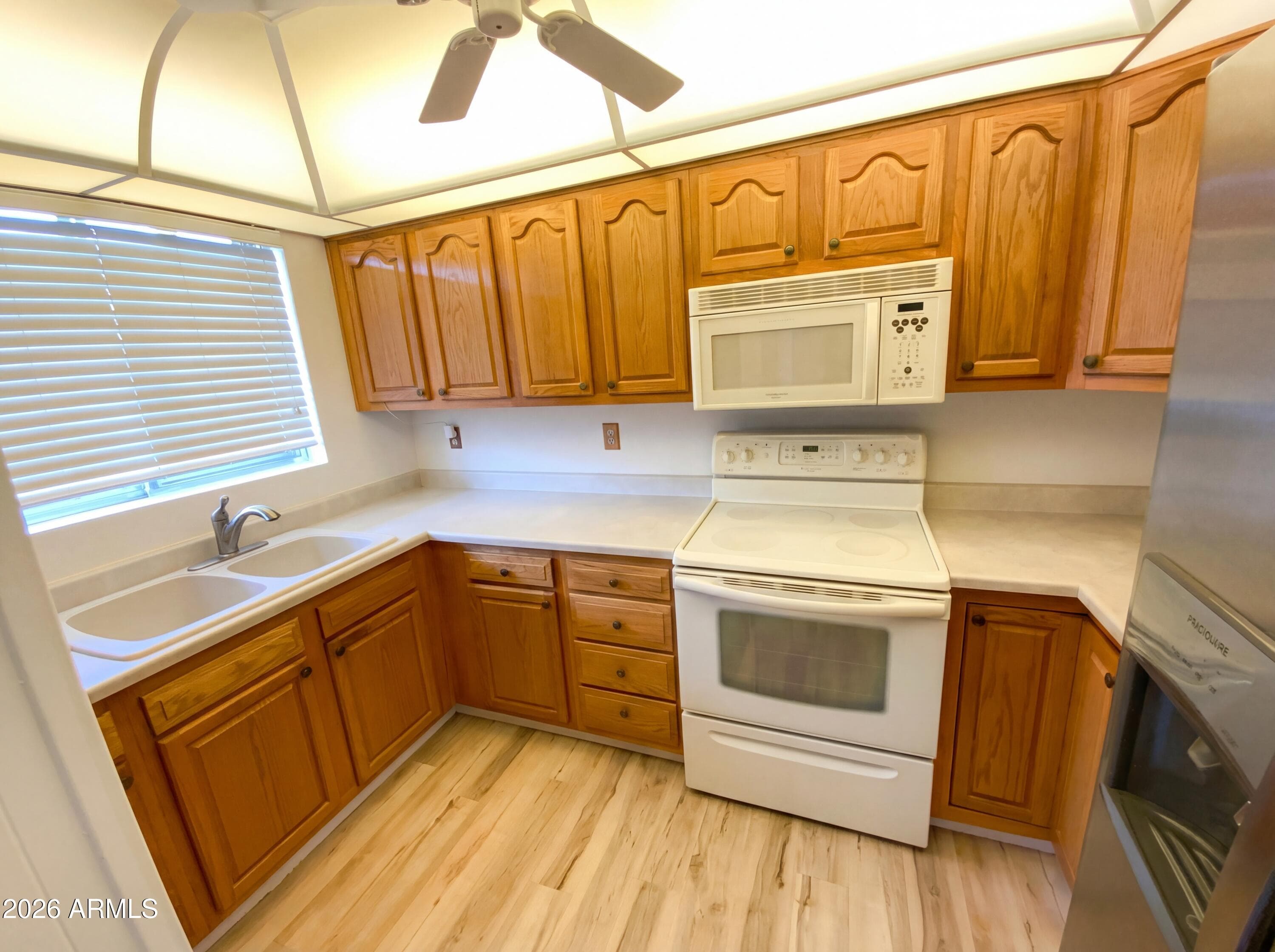 10826 N FAIRWAY E CT - Photo 2