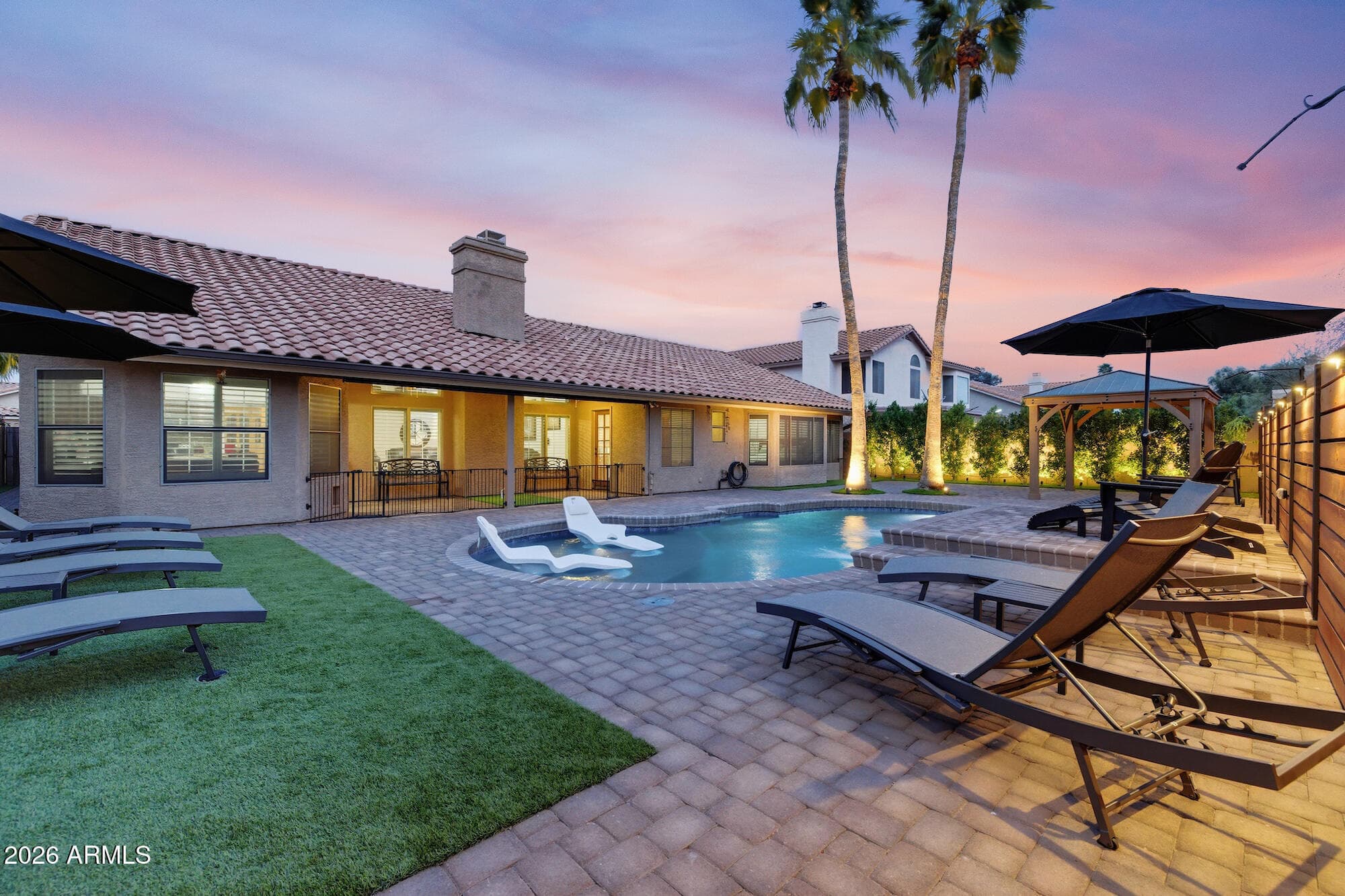 1117 W Lakeridge Dr — photo 2