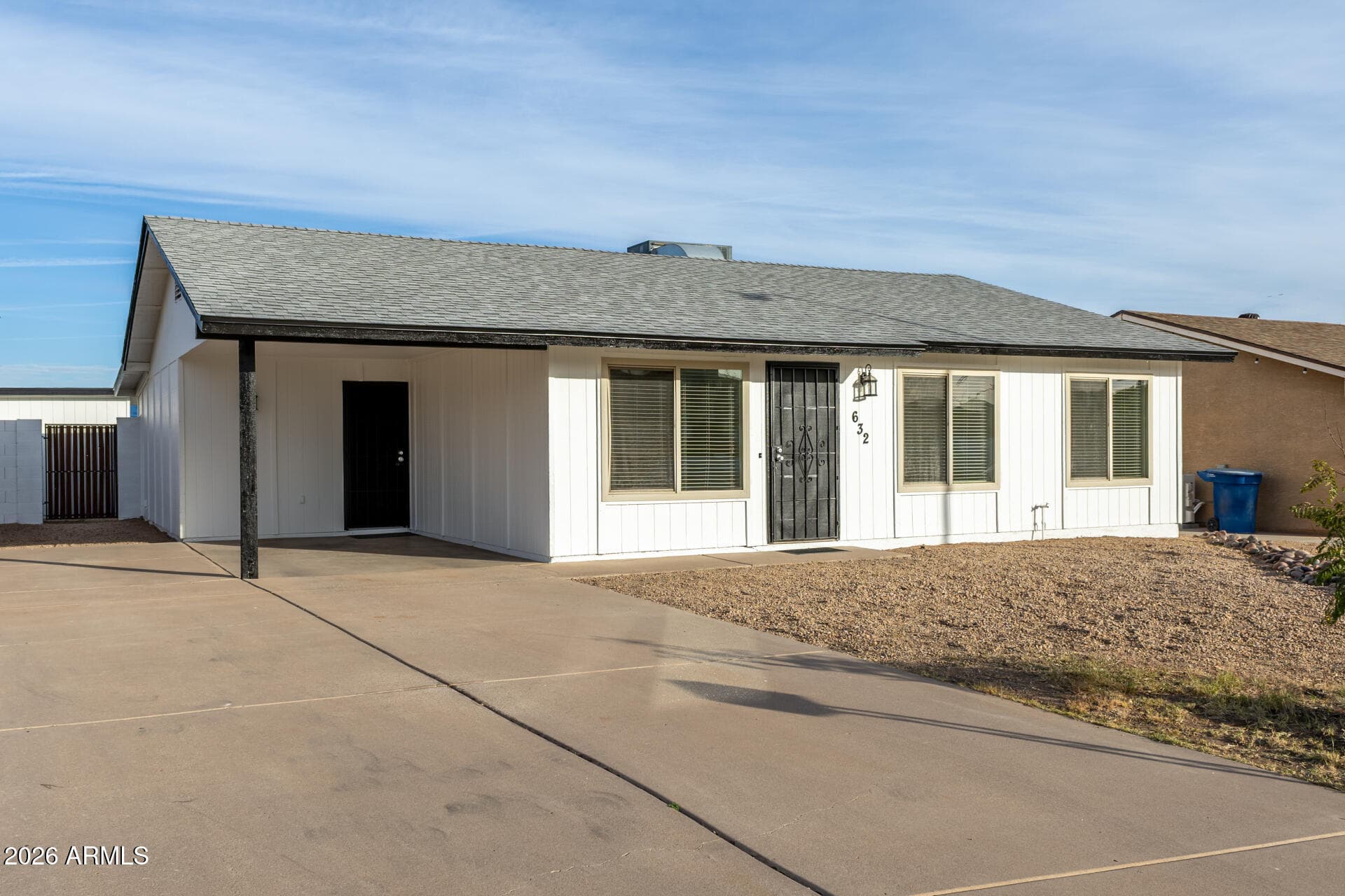 632 W Julie Dr — photo 1