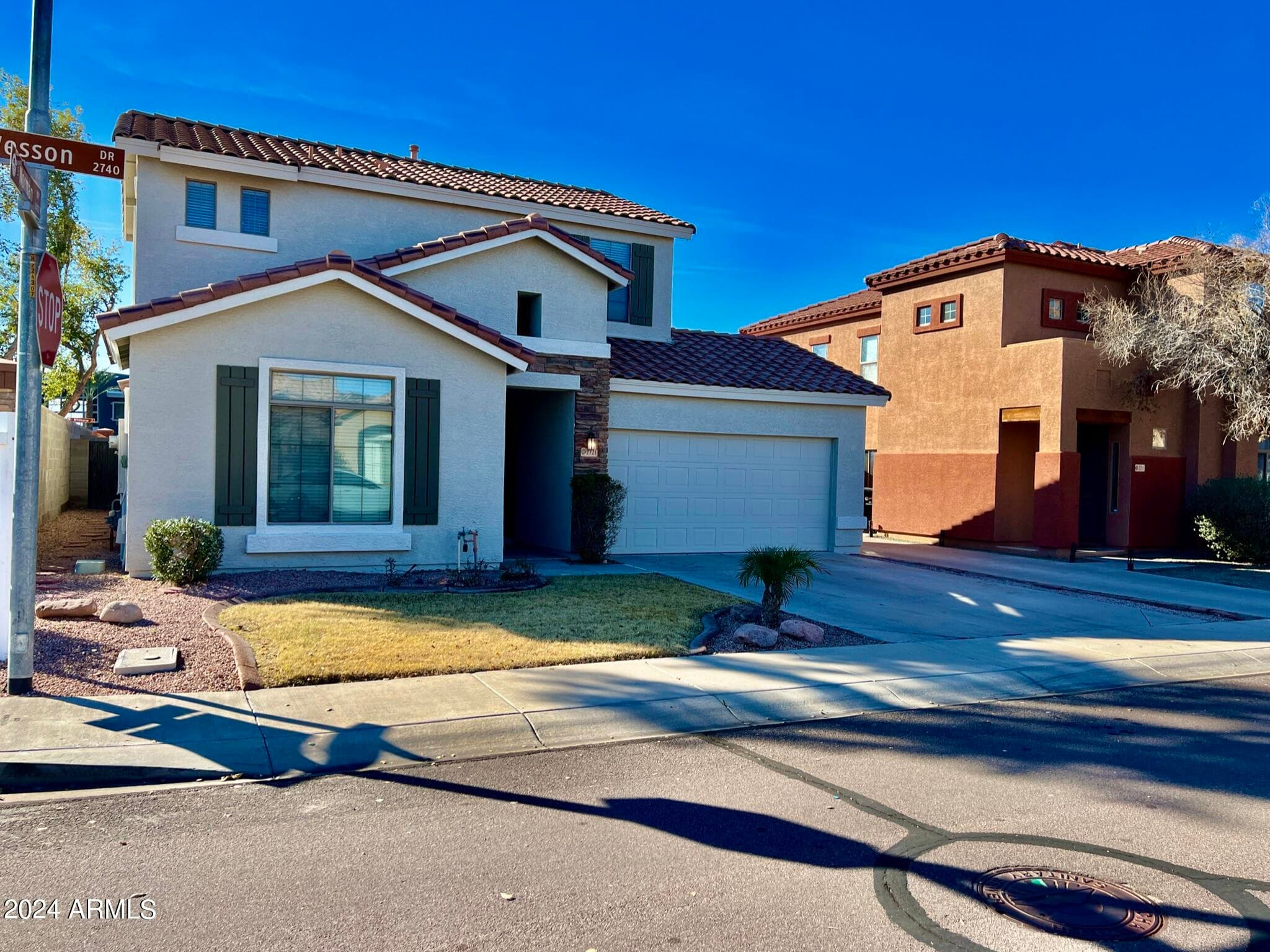 2721 E Wesson Dr — photo 2