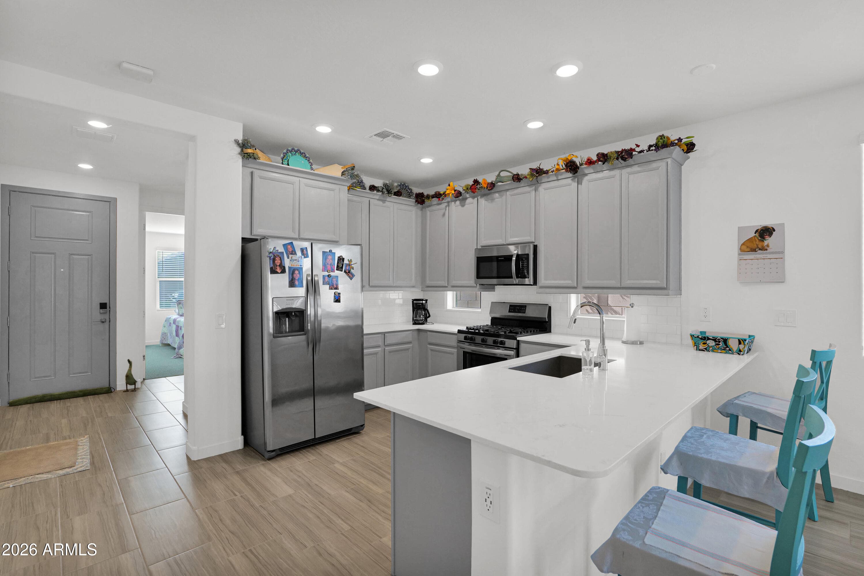 432 W Tamarack Dr — photo 2