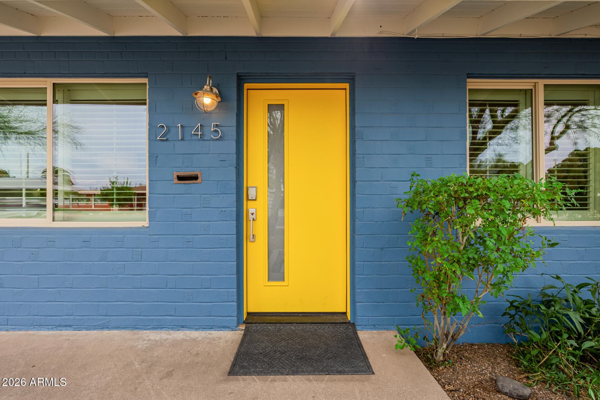 2145 W Indianola Ave — photo 1