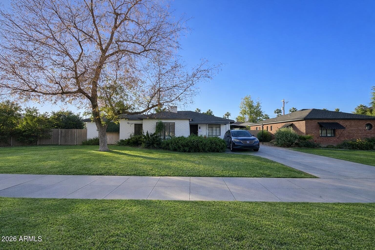 1624 N 11th Ave — photo 1