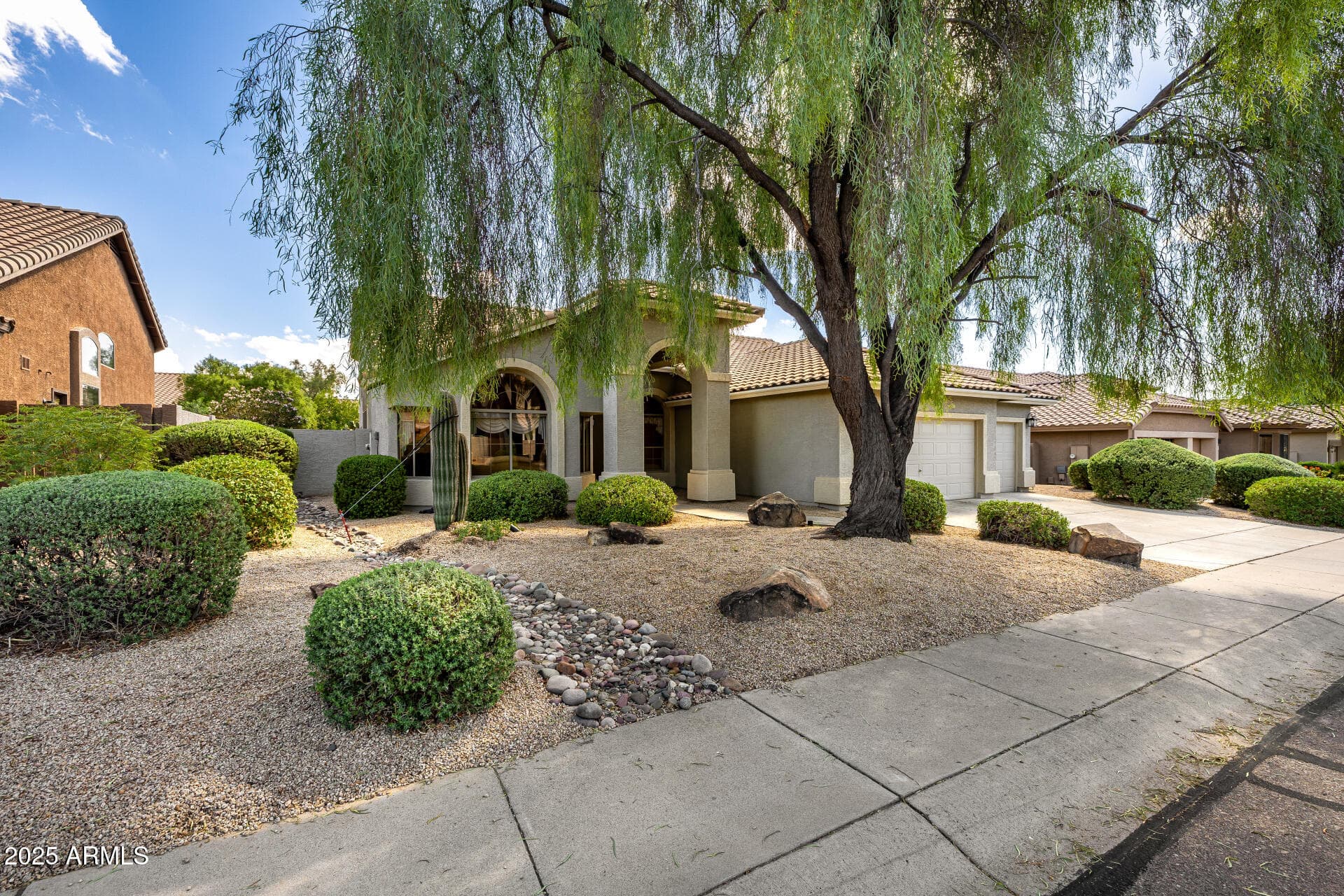 5023 E Barwick Dr — photo 2