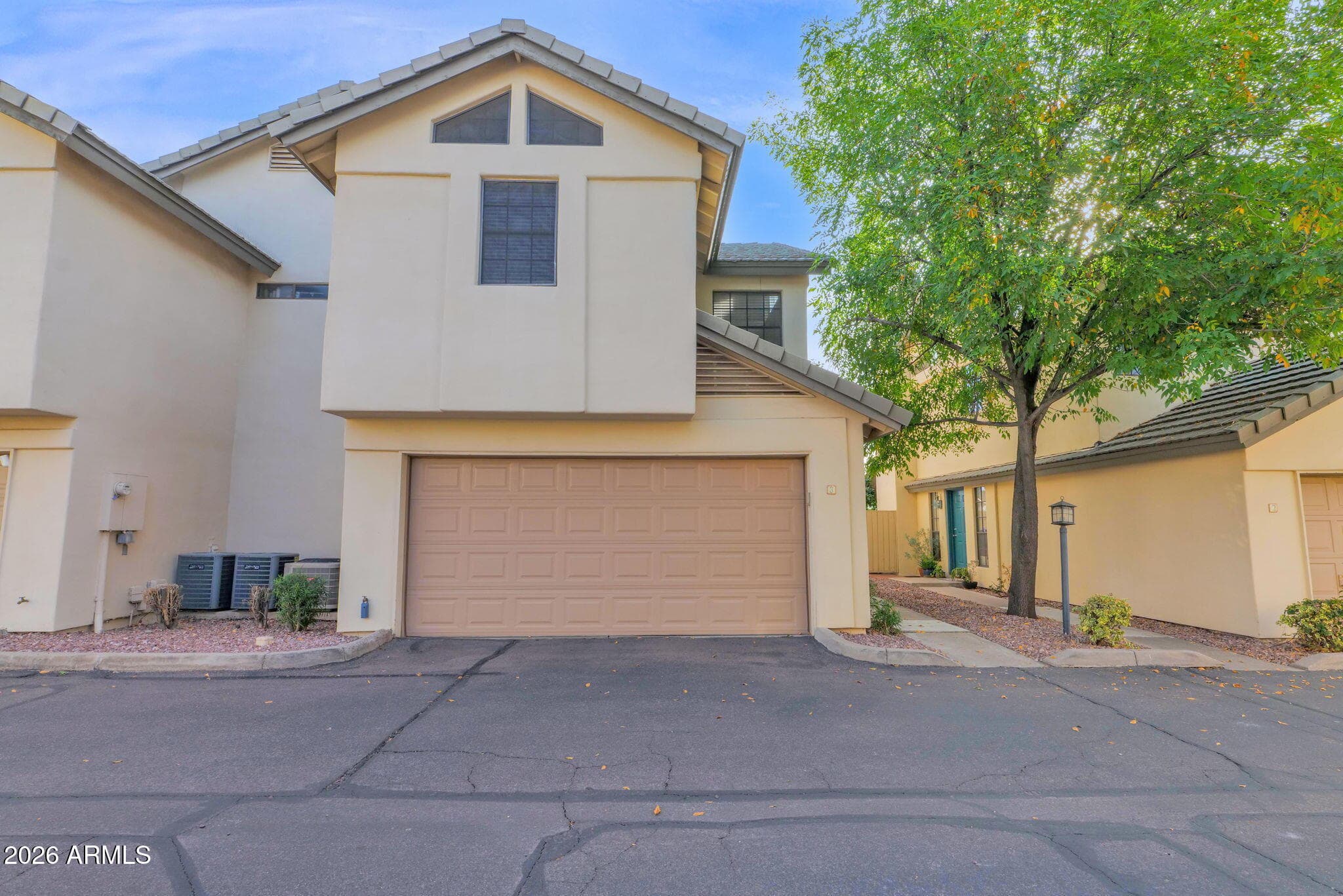 1124 E Rose Ln 3 — photo 1