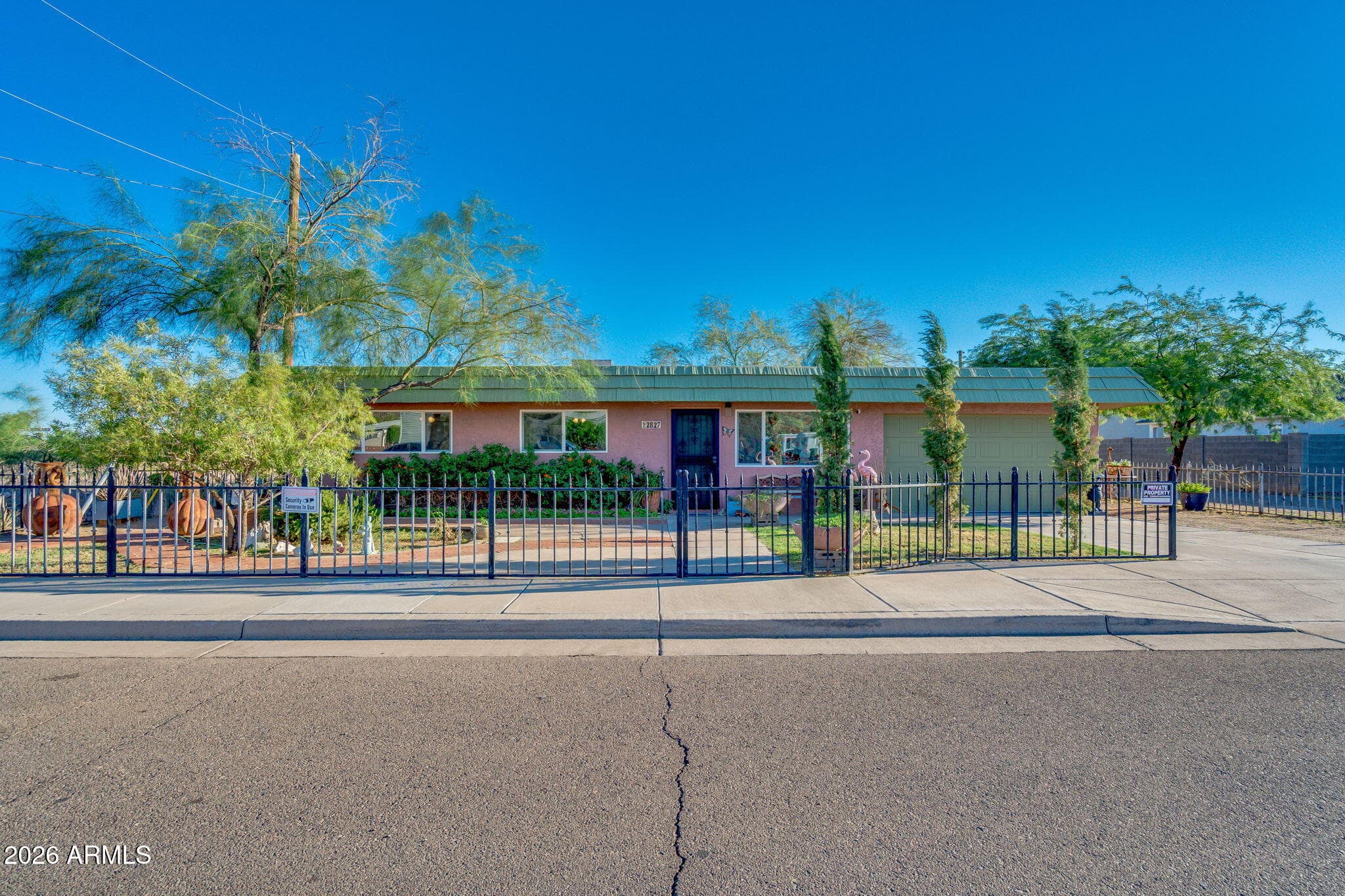 2827 W Foothill Dr — photo 1
