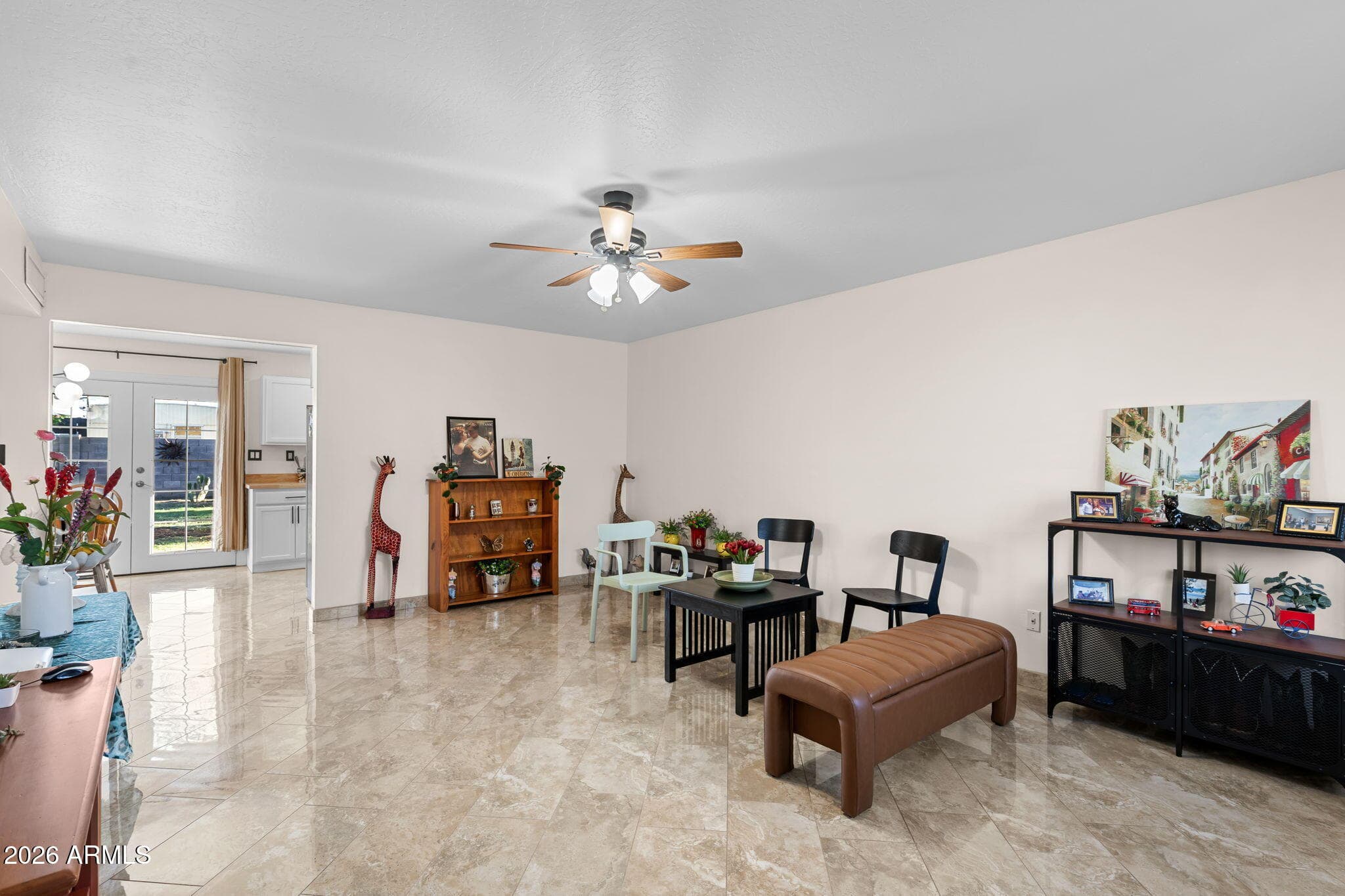 2827 W Foothill Dr — photo 2