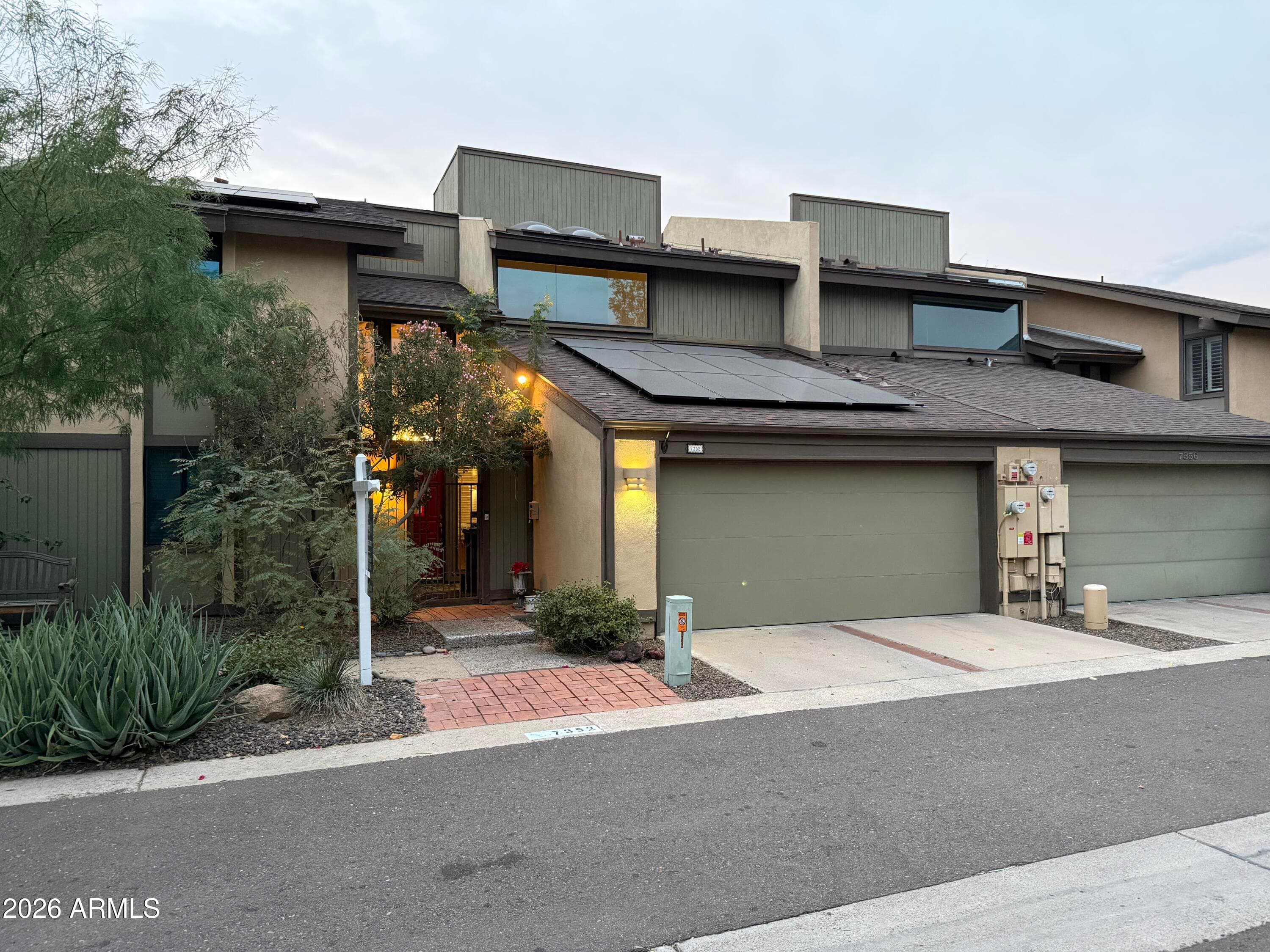 7352 N 7th Pl — photo 2