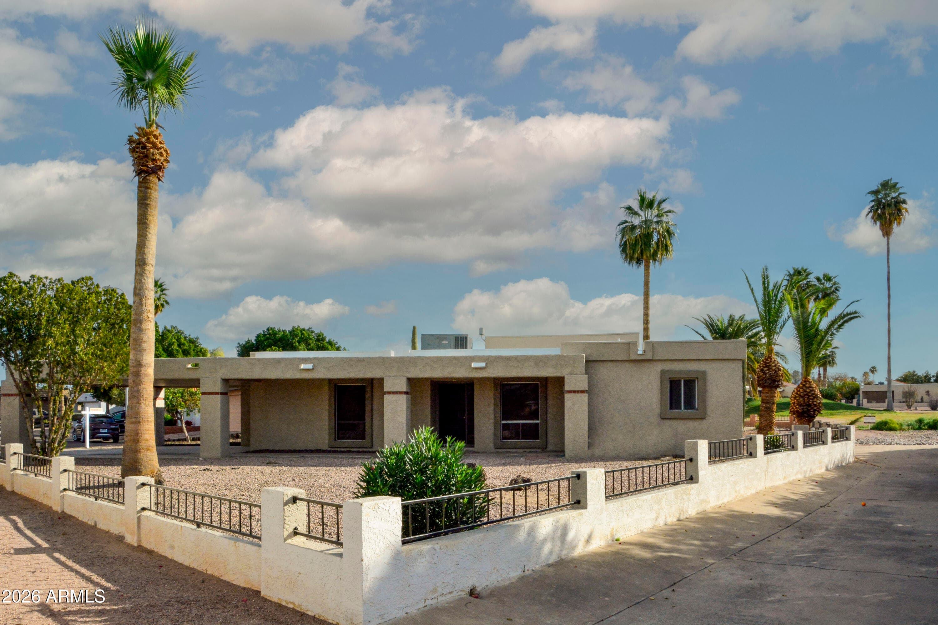 2529 N Doral Circle — photo 1