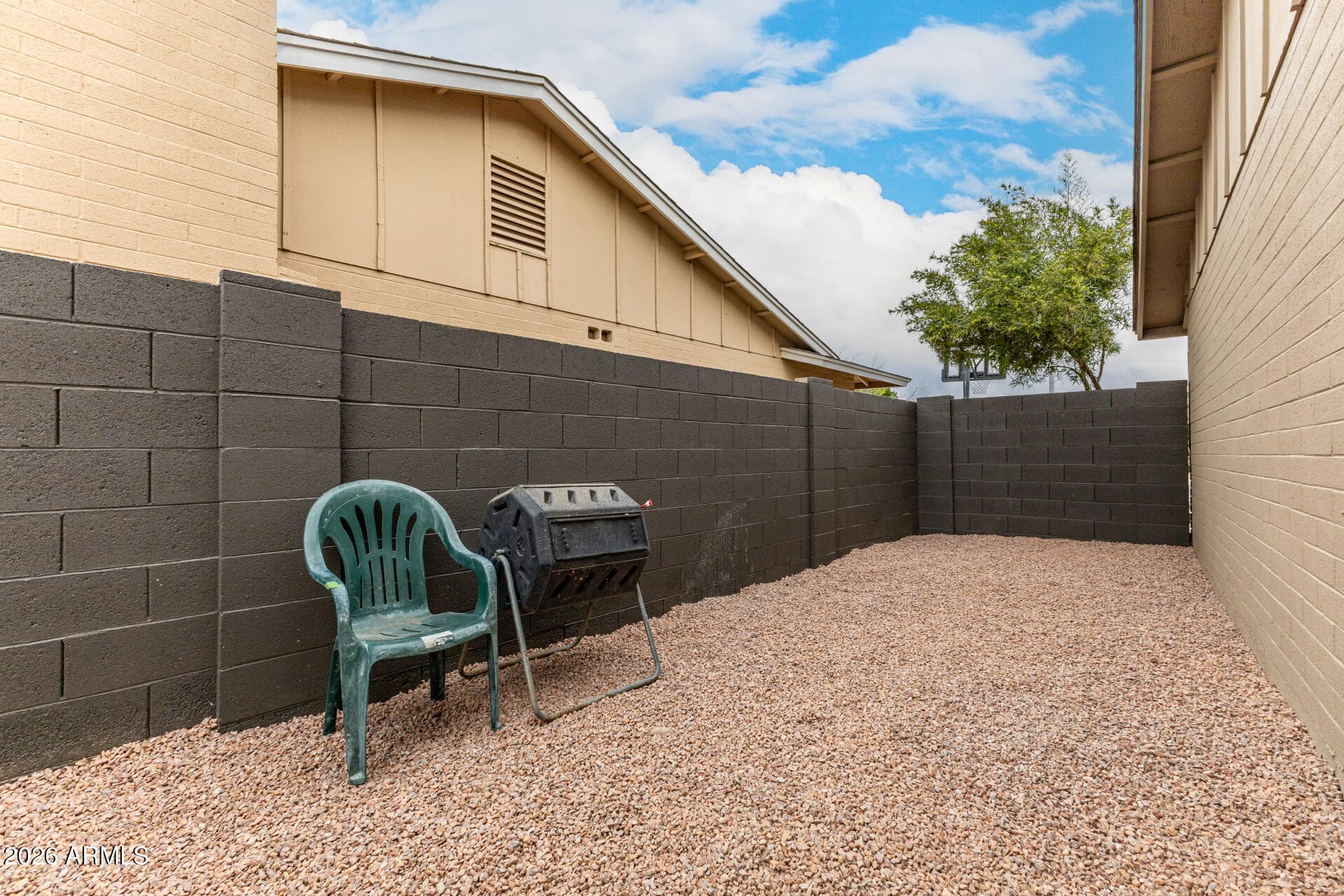 2041 E Radcliffe Dr — photo 34