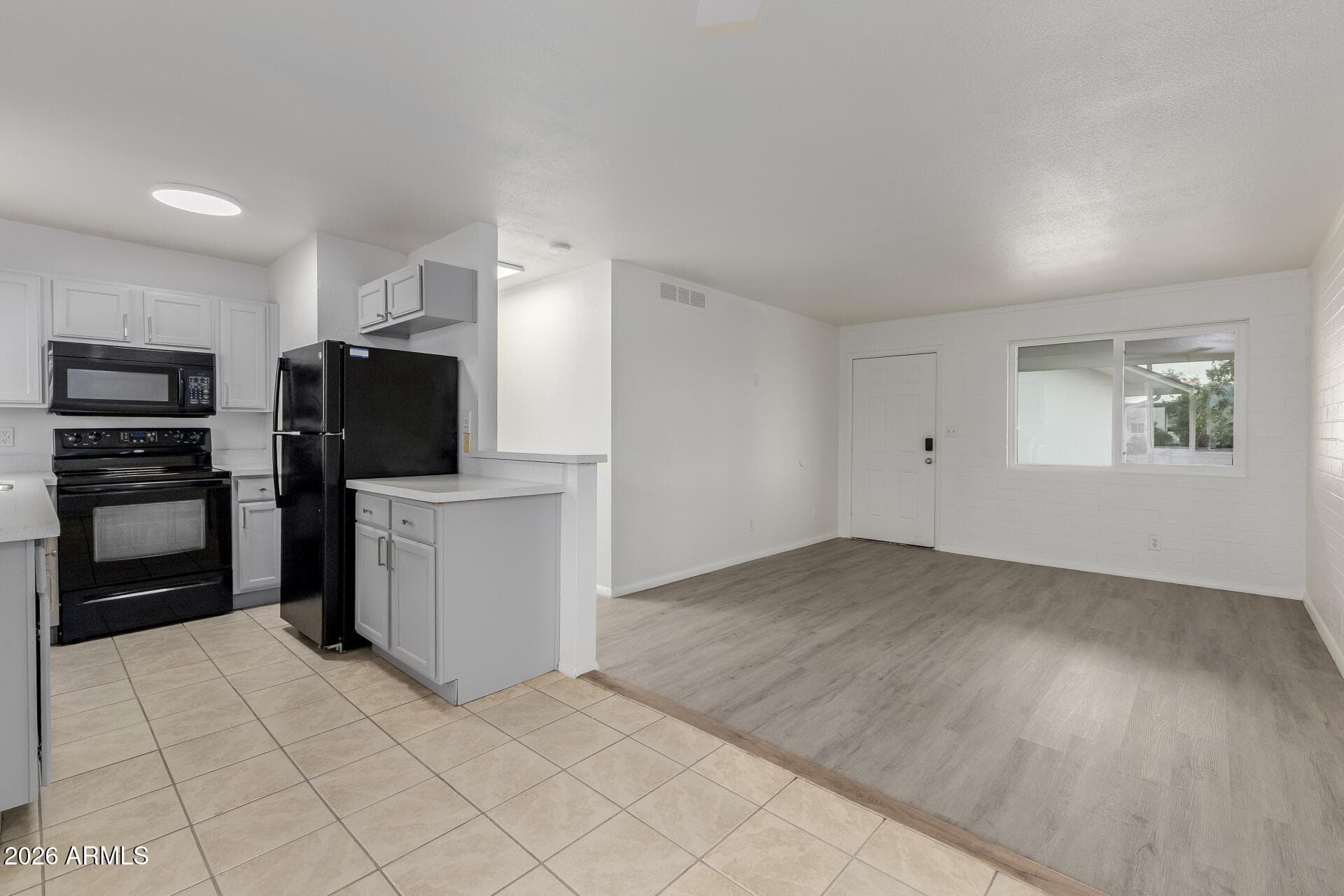 4401 N 12TH ST - Photo 4