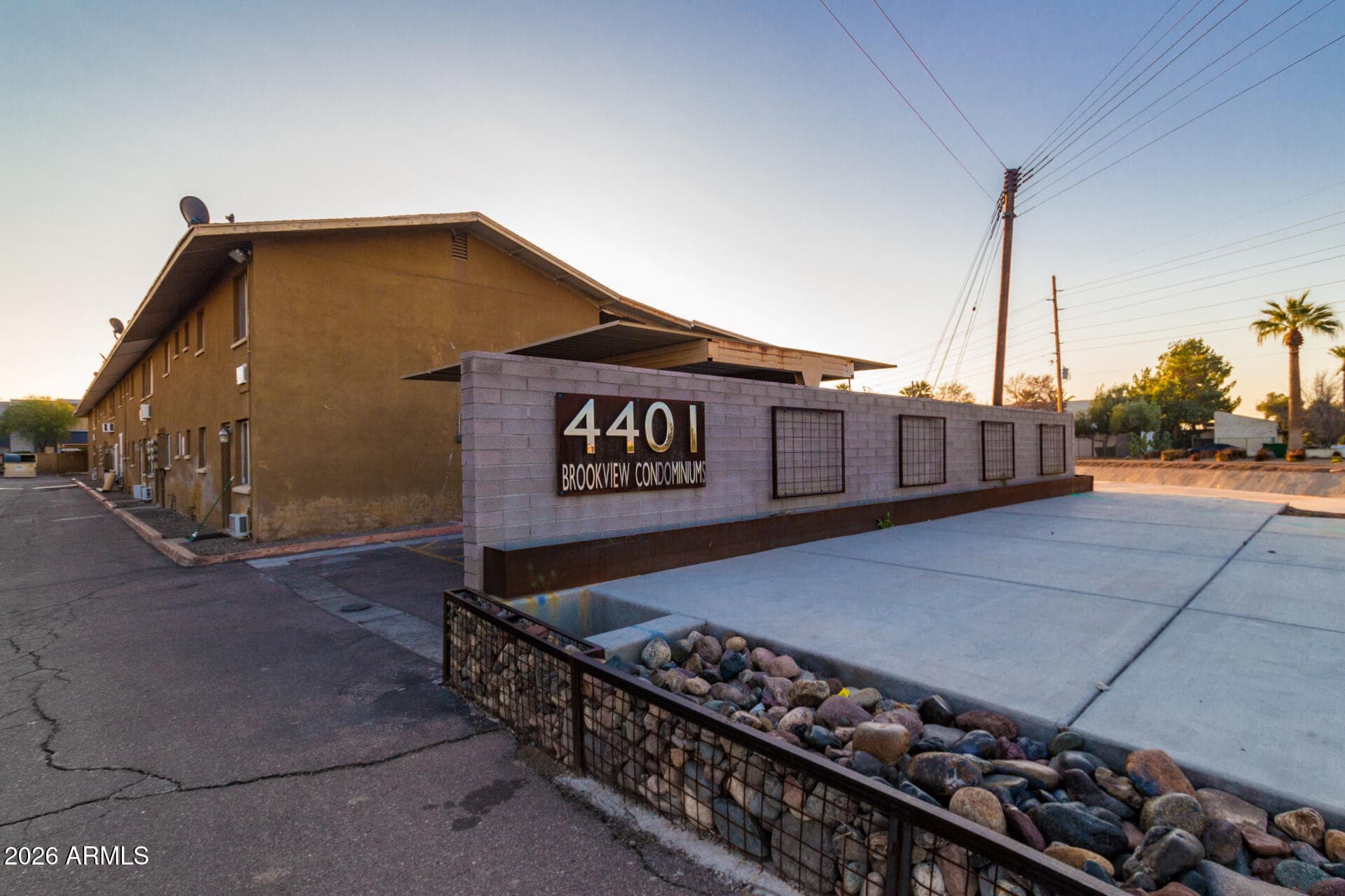 4401 N 12TH ST - Photo 11