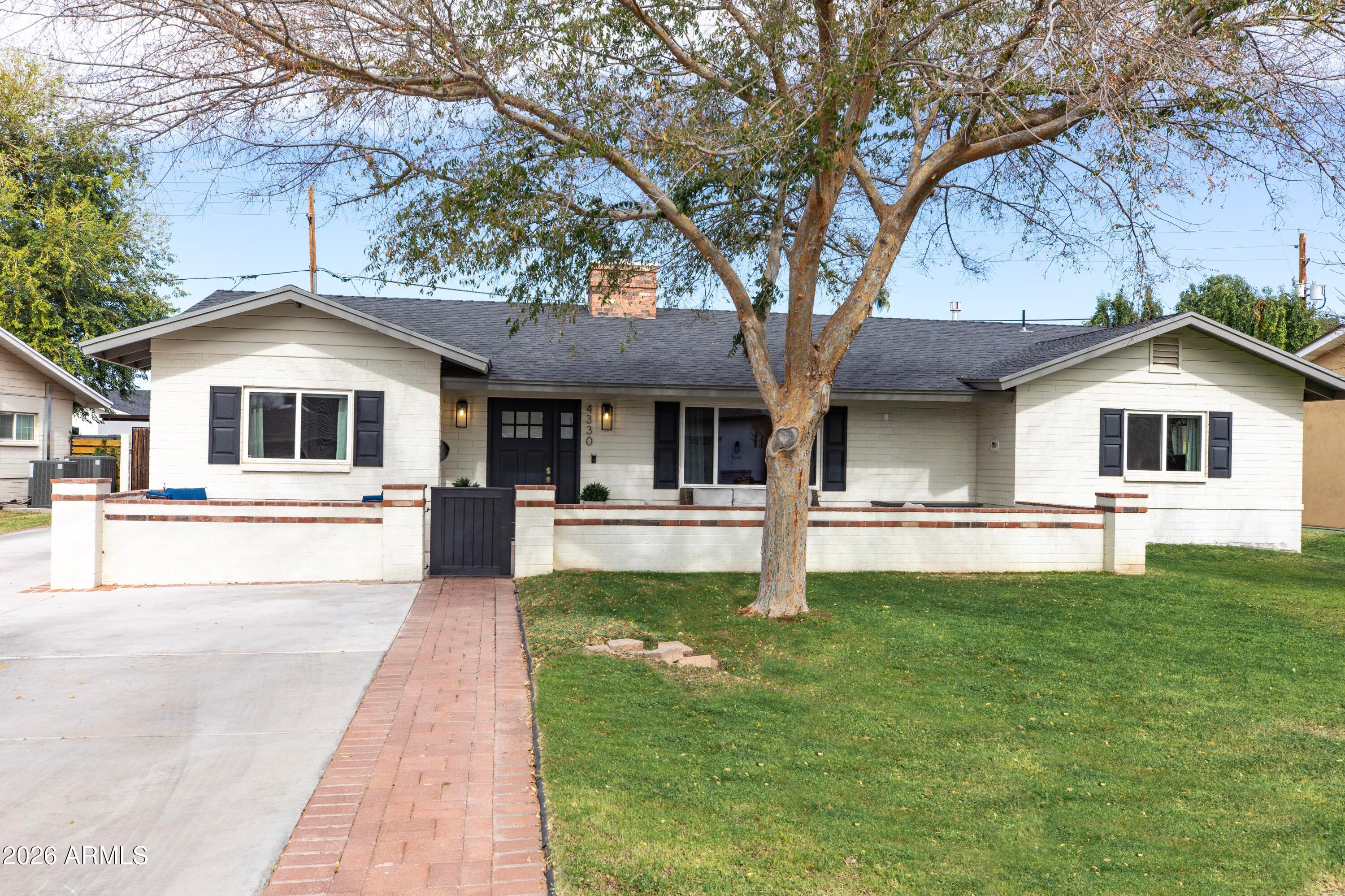 4330 E Mitchell Dr — photo 1