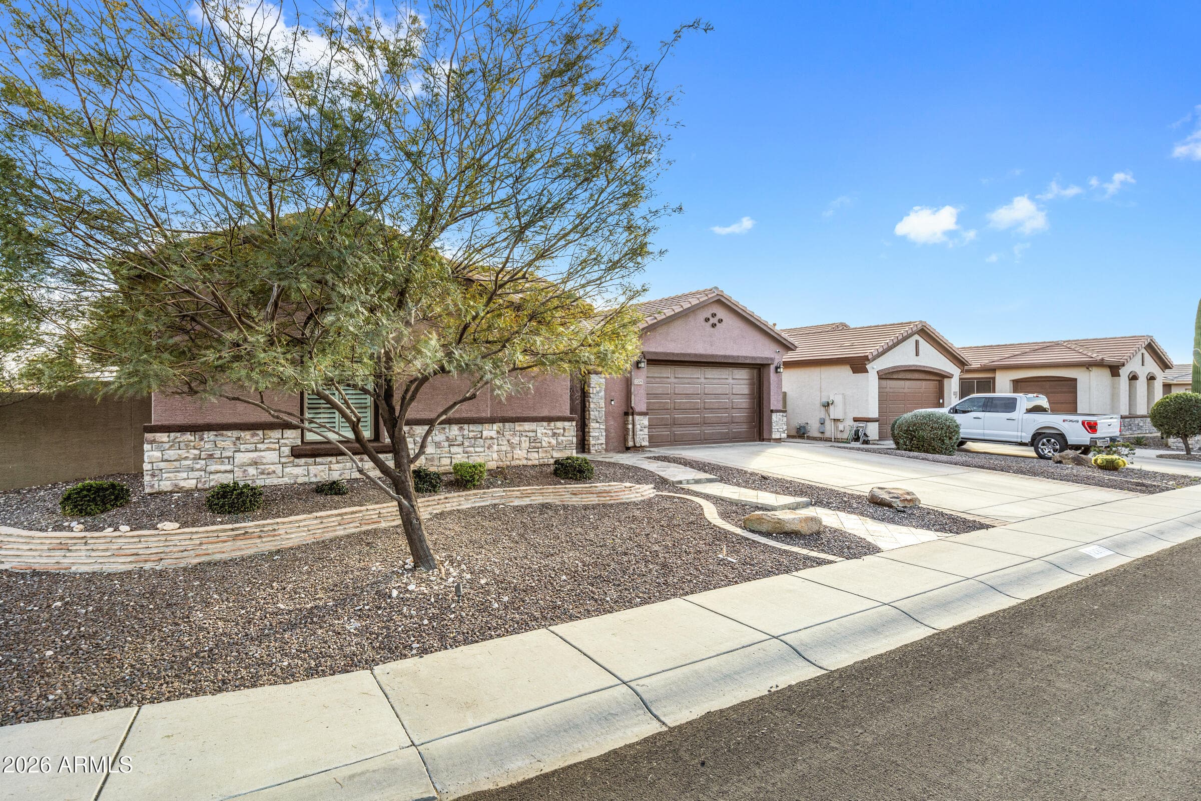 2205 W Clearview Trail — photo 2