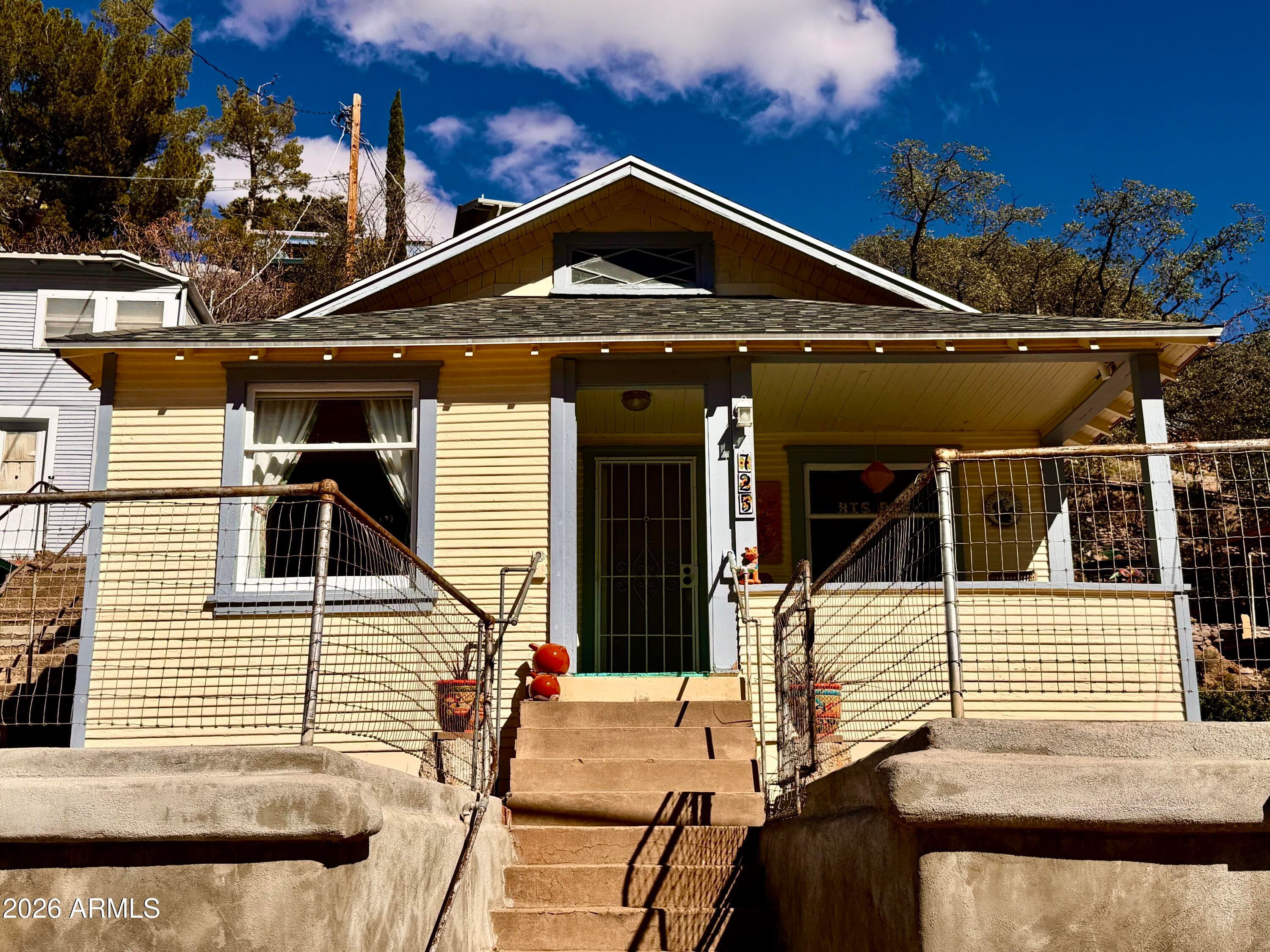 725 Tombstone Canyon — photo 2