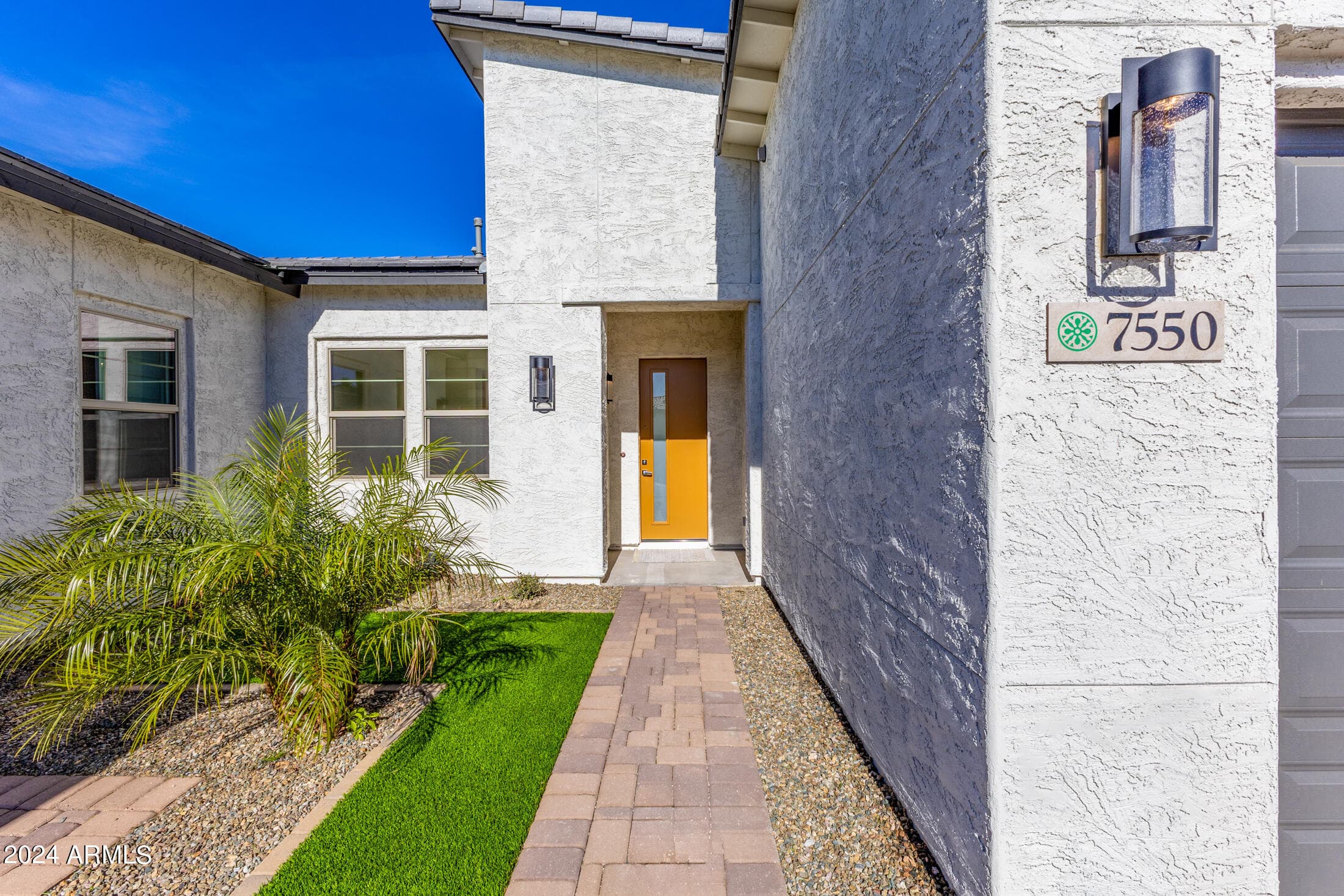 7550 W Gelding Dr — photo 2