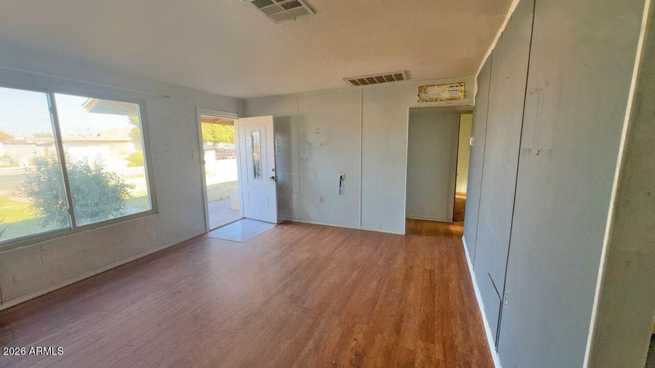 4949 W Stella Ave — photo 2