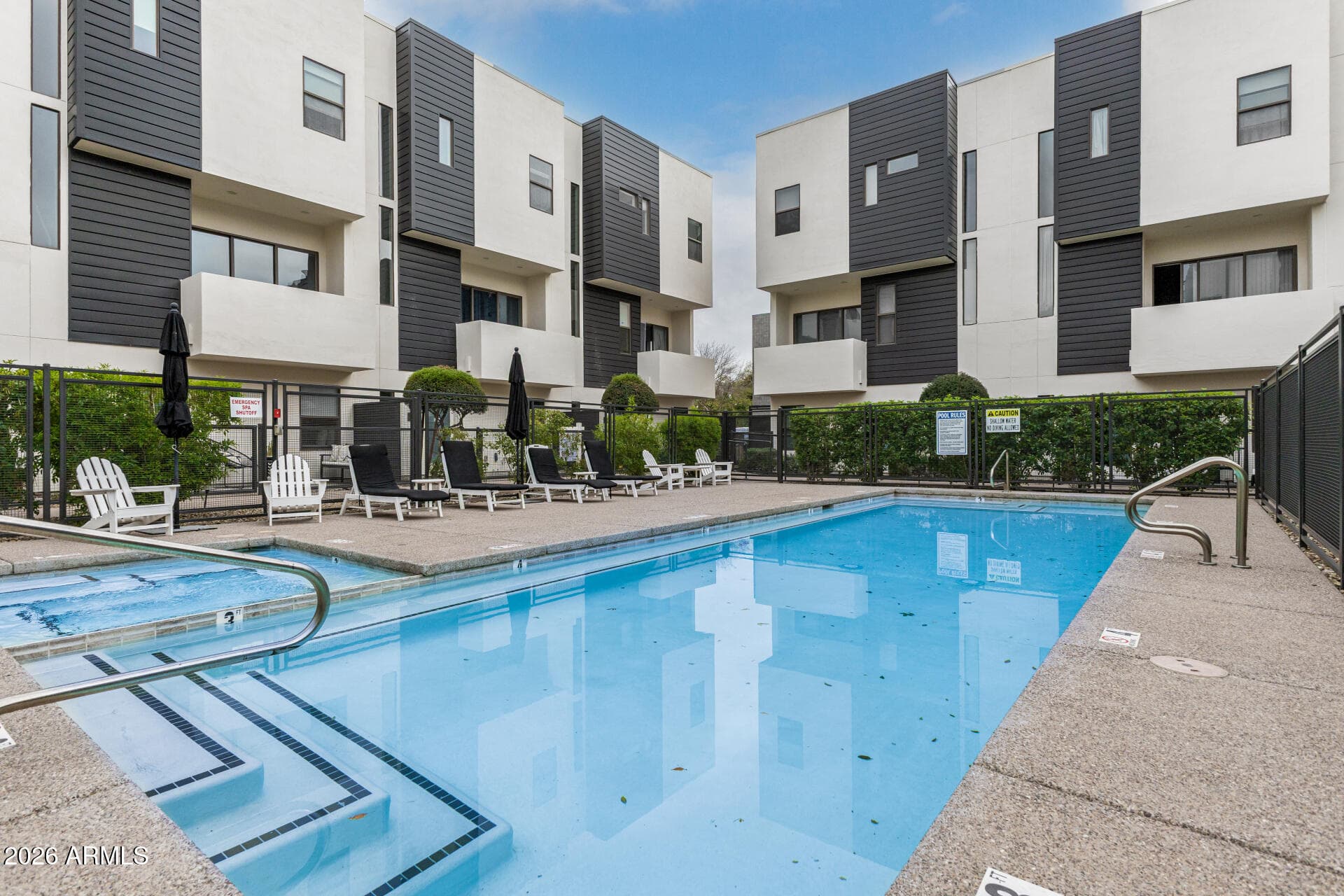 325 E Coronado Rd 13 — photo 32