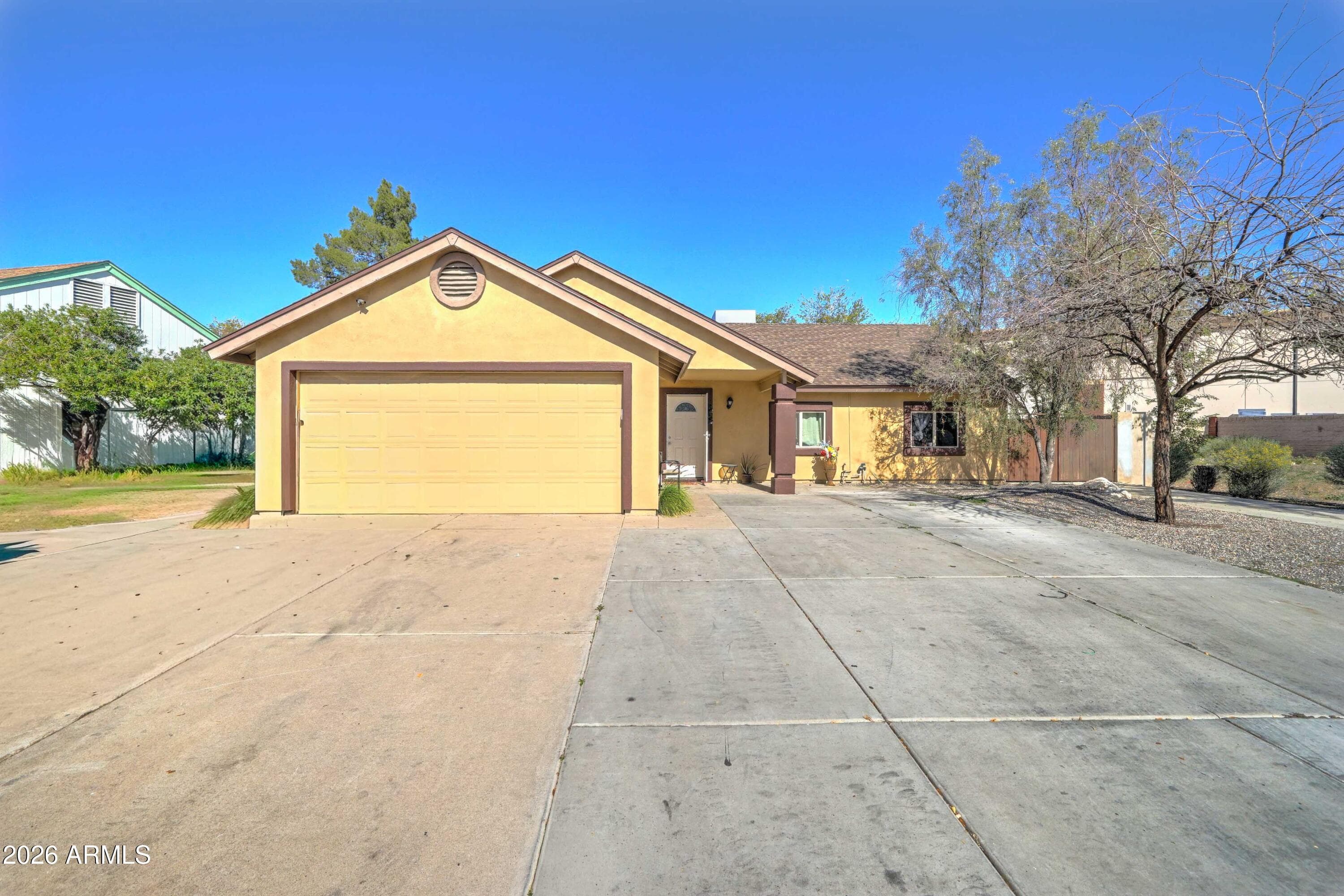 10002 W Mariposa St — photo 1