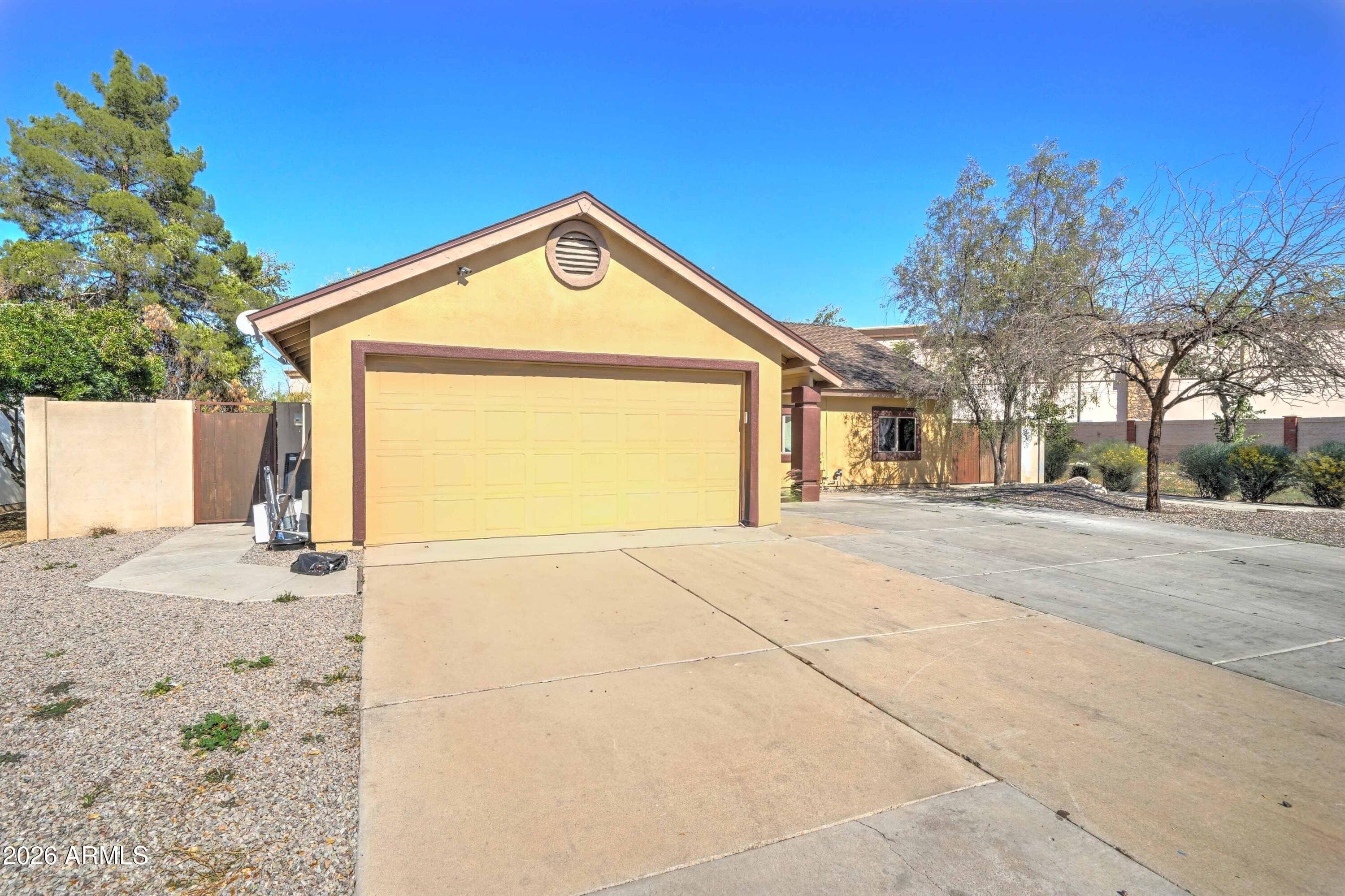 10002 W Mariposa St — photo 2