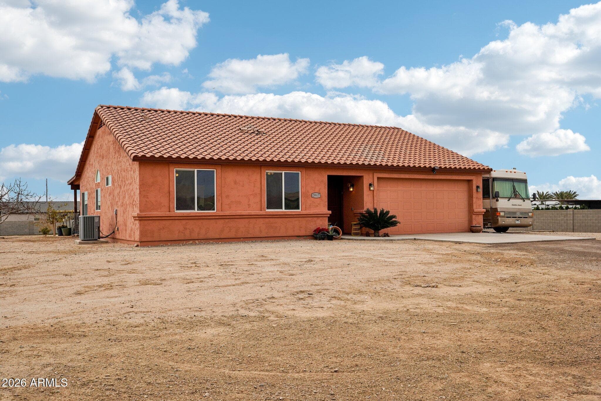 29937 W Taylor St — photo 1