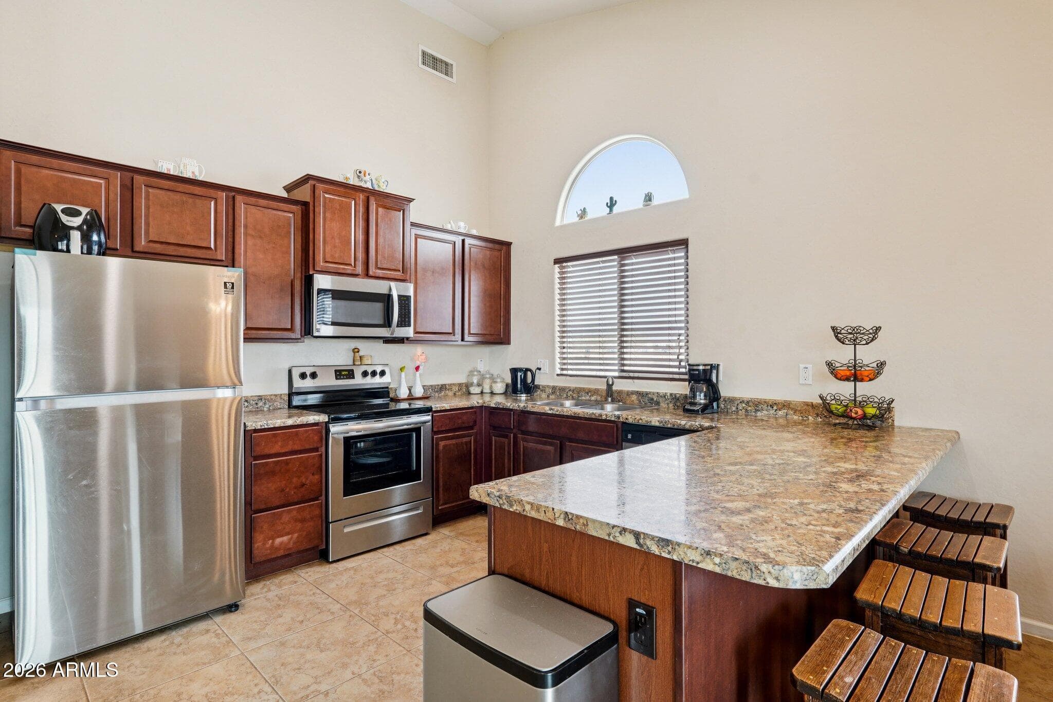 29937 W Taylor St — photo 2