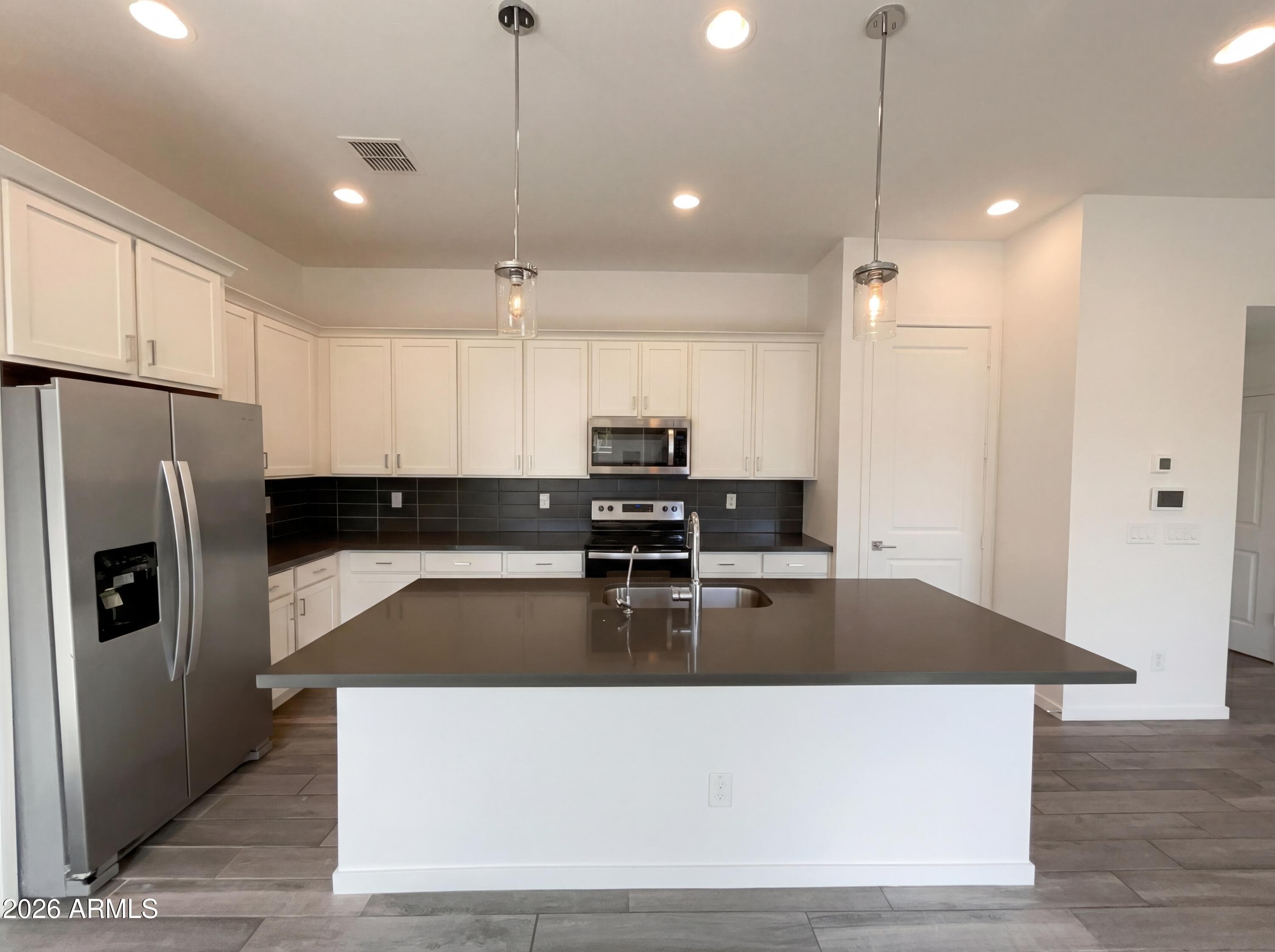 901 S Smith Rd 1074 — photo 2