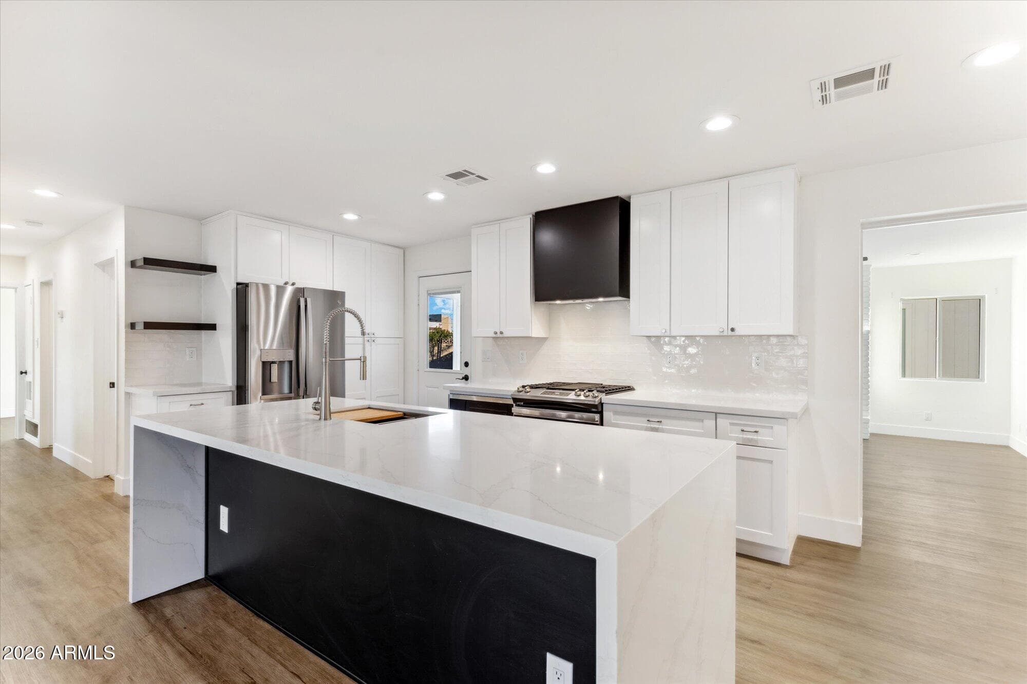 7035 E Cypress St — photo 2