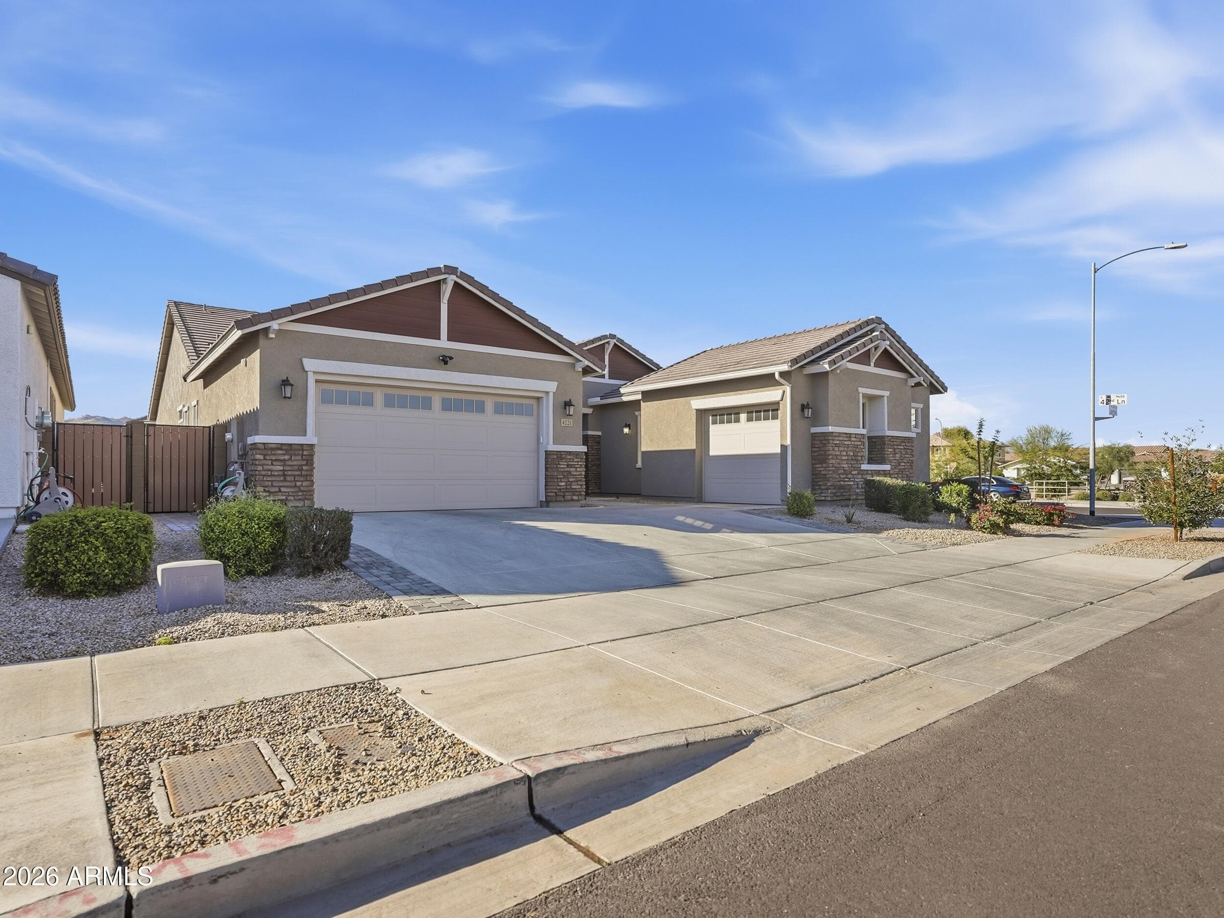 4221 W Carmen St — photo 2