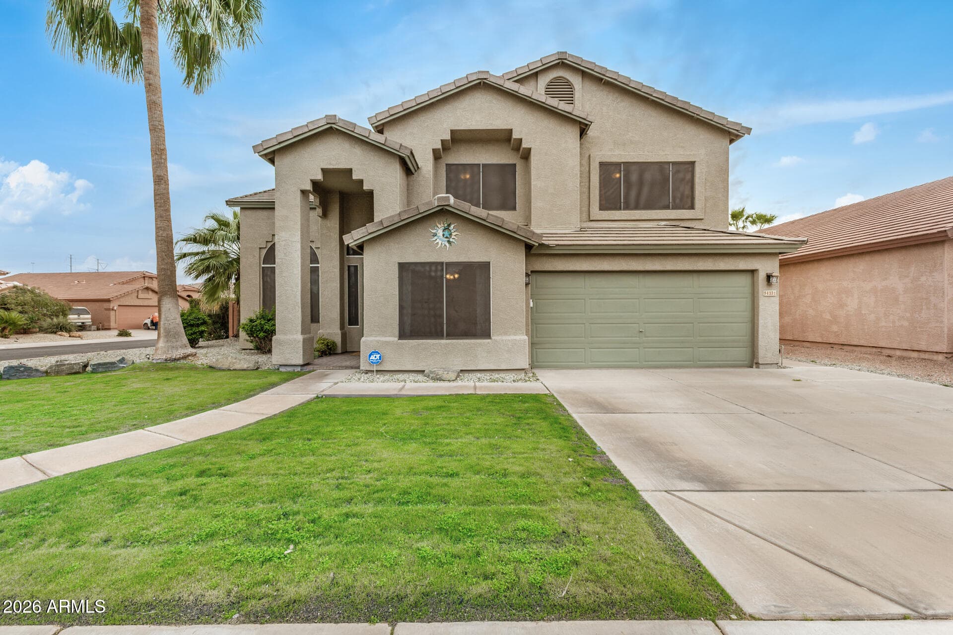 4331 E Redwood Ln — photo 1